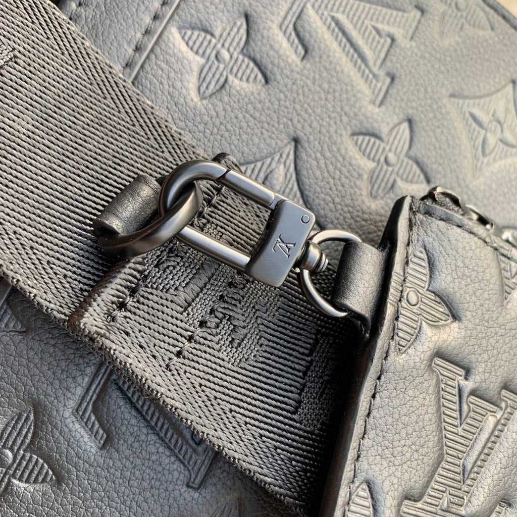 LOUIS VUITTON POCHETTE VOYAGE 22 IN BLACK MONOGRAM SHADOW CALFSKIN
