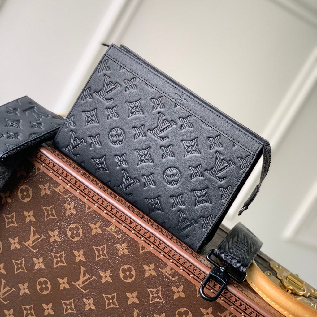 LOUIS VUITTON POCHETTE VOYAGE 22 IN BLACK MONOGRAM SHADOW CALFSKIN