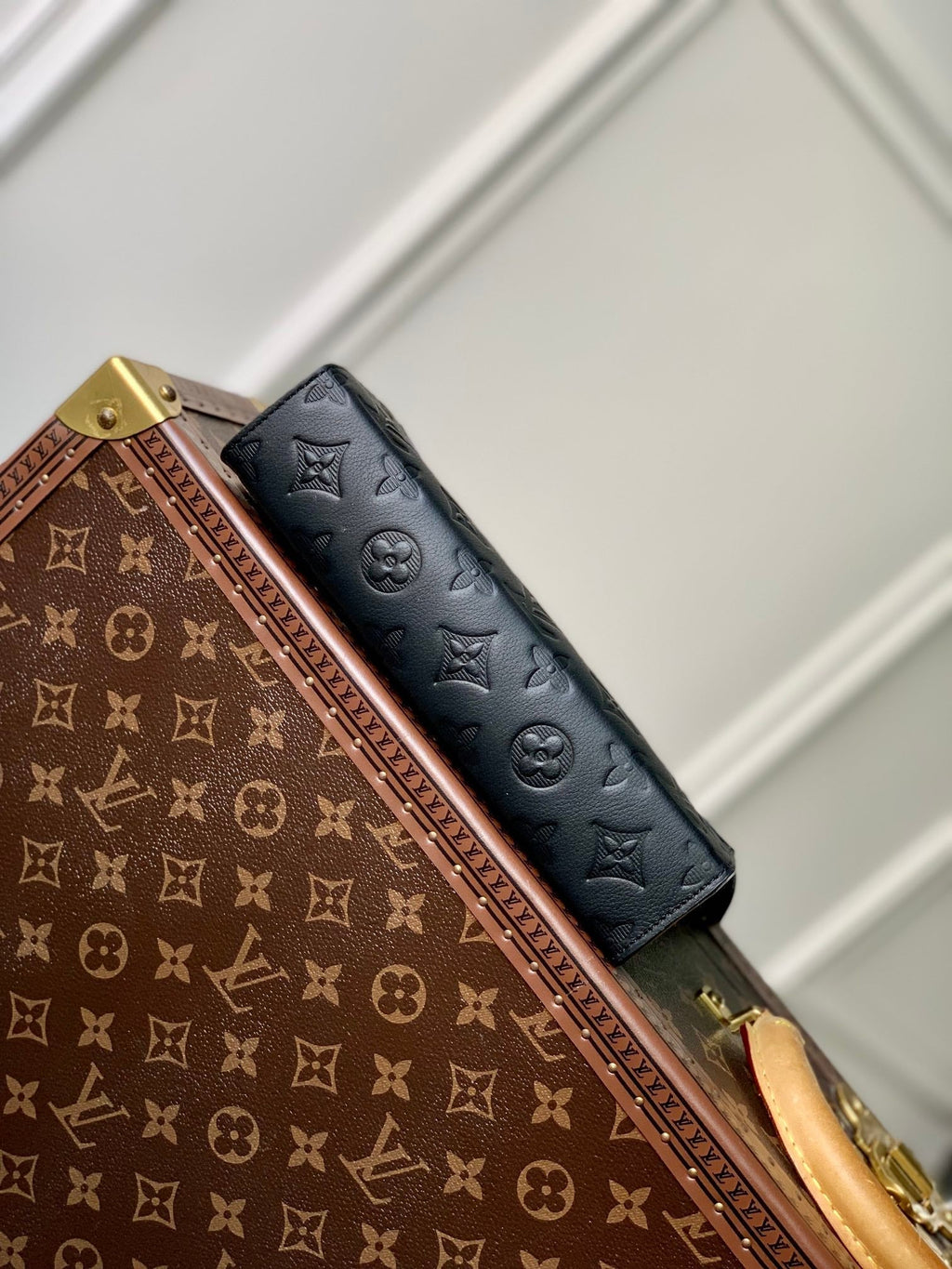 LOUIS VUITTON POCHETTE VOYAGE 22 IN BLACK MONOGRAM SHADOW CALFSKIN
