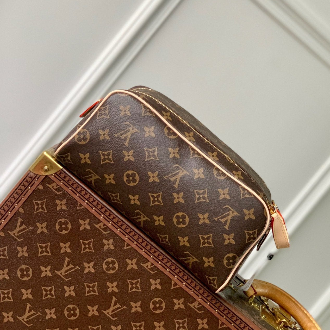 LOUIS VUITTON DOPP KIT 28 IN BROWN MONOGRAM CANVAS