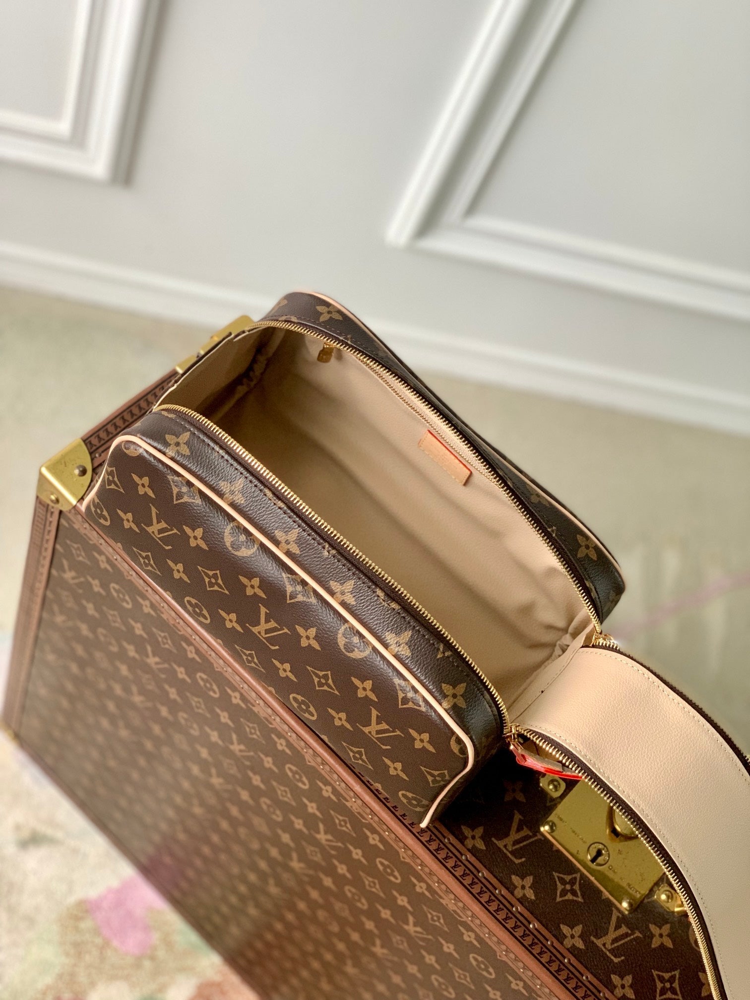 LOUIS VUITTON DOPP KIT 28 IN BROWN MONOGRAM CANVAS