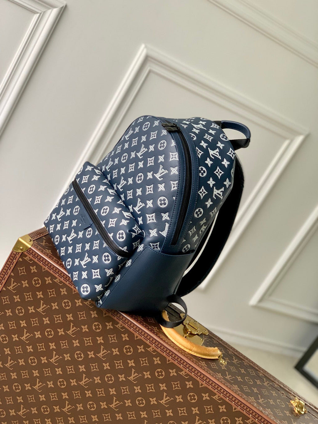LOUIS VUITTON DISCOVERY PM BACKPACK 38 IN NAVY BLUE LAMBSKIN WHITE MONOGRAM LOGO
