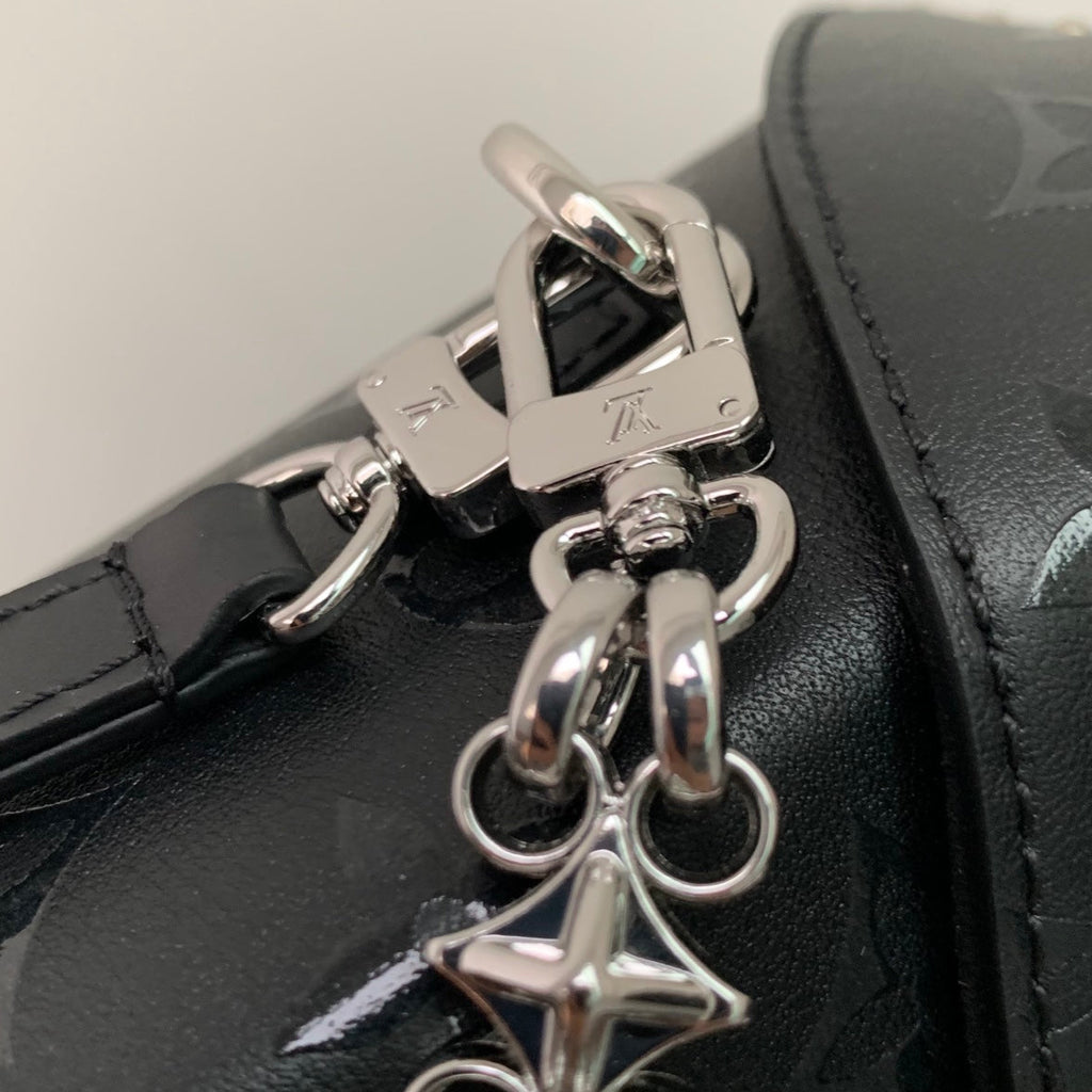 LOUIS VUITTON CAMERA BOX BAG 17 IN BLACK MONOGRAM EMBOSSED CALFSKIN SILVER CHAIN
