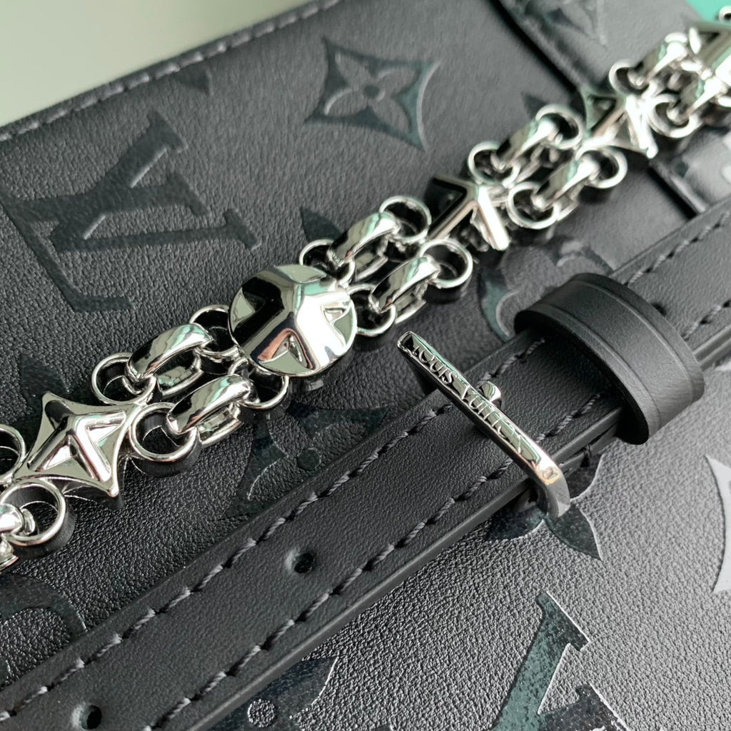 LOUIS VUITTON CAMERA BOX BAG 17 IN BLACK MONOGRAM EMBOSSED CALFSKIN SILVER CHAIN