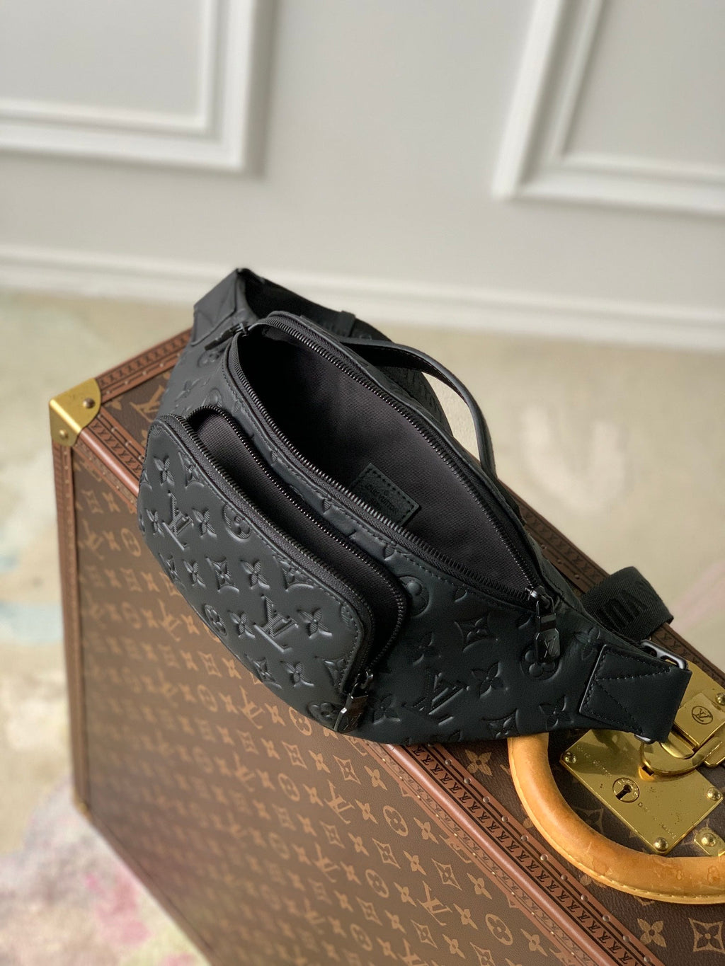 LOUIS VUITTON RUSH BUMBAG 30 IN BLACK MONOGRAM SHADOW CALFSKIN