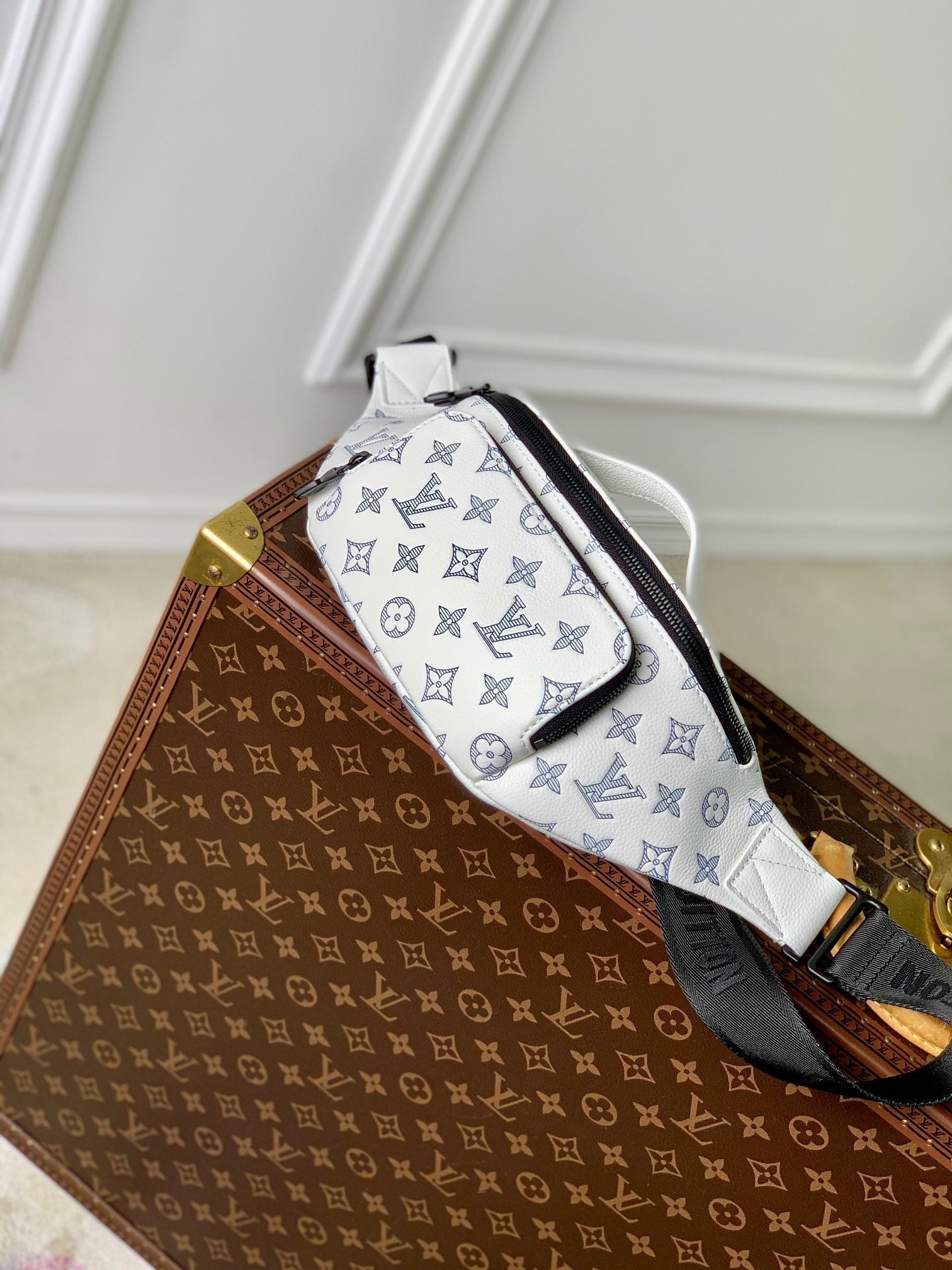 LOUIS VUITTON RUSH BUMBAG 30 IN WHITE MONOGRAM SHADOW CALFSKIN