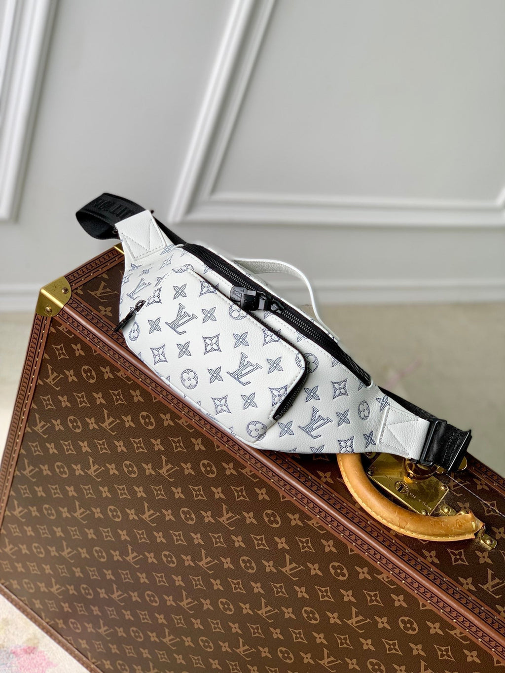 LOUIS VUITTON RUSH BUMBAG 30 IN WHITE MONOGRAM SHADOW CALFSKIN