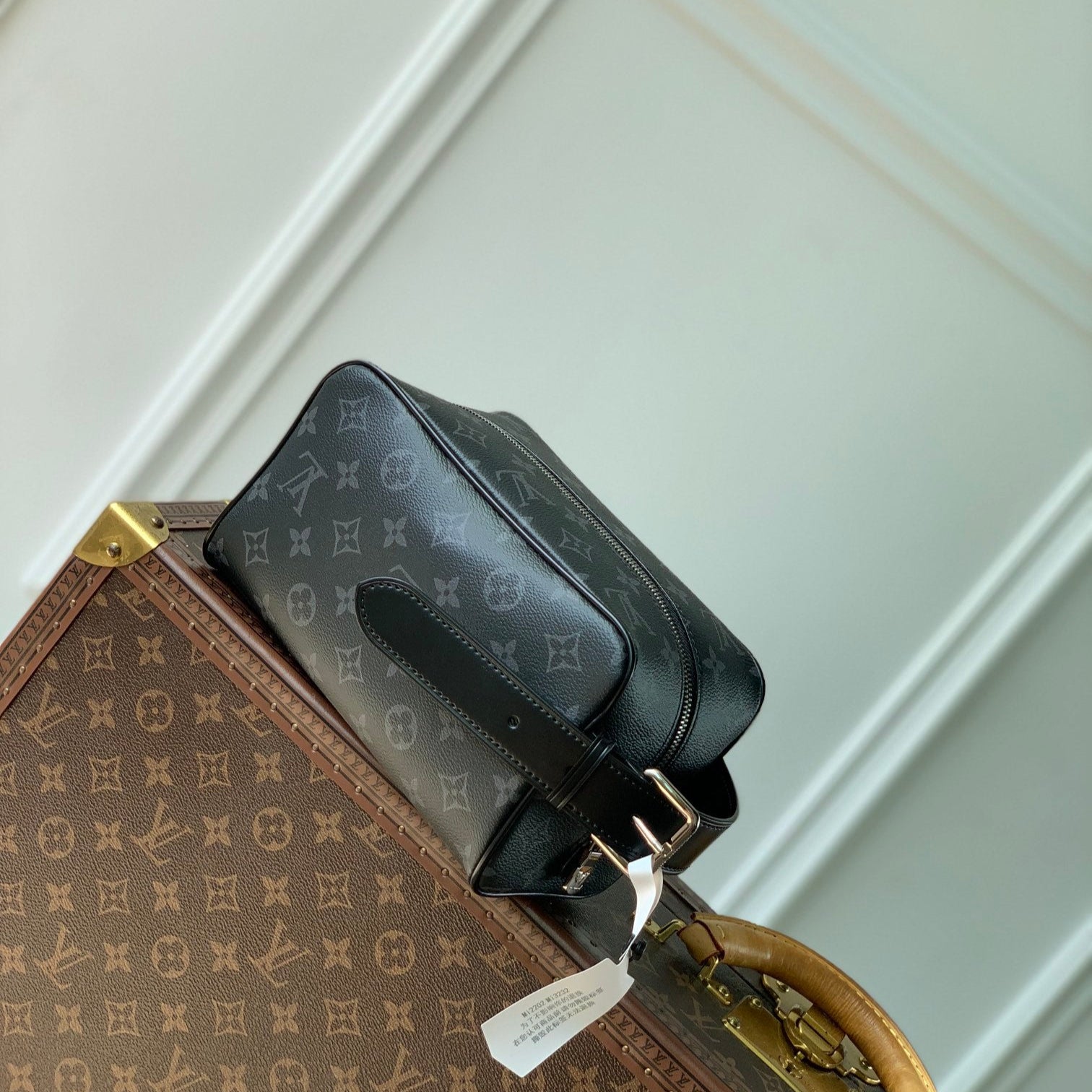 LOUIS VUITTON LOCKER DOPP KIT 23 IN BLACK MONOGRAM ECLIPSE CANVAS