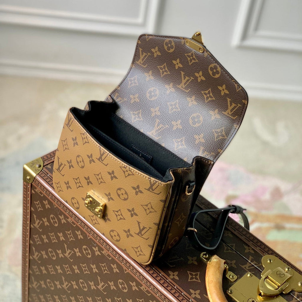 LOUIS VUITTON POCHETTE MÉTIS 20 IN BROWN MONOGRAM AND MONOGRAM REVERSE CANVAS GOLD BUCKLE