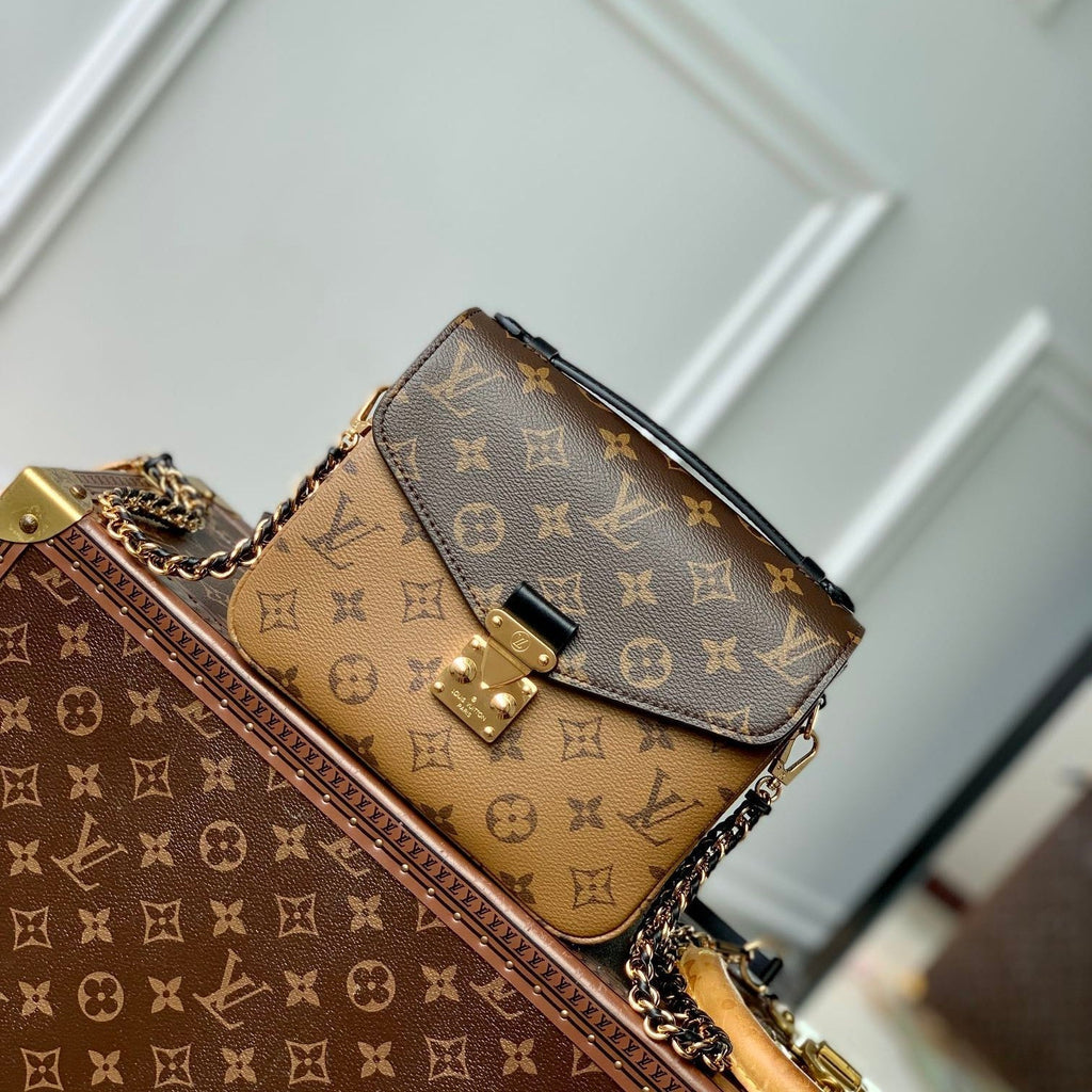 LOUIS VUITTON POCHETTE MÉTIS 20 IN BROWN MONOGRAM AND MONOGRAM REVERSE CANVAS GOLD BUCKLE