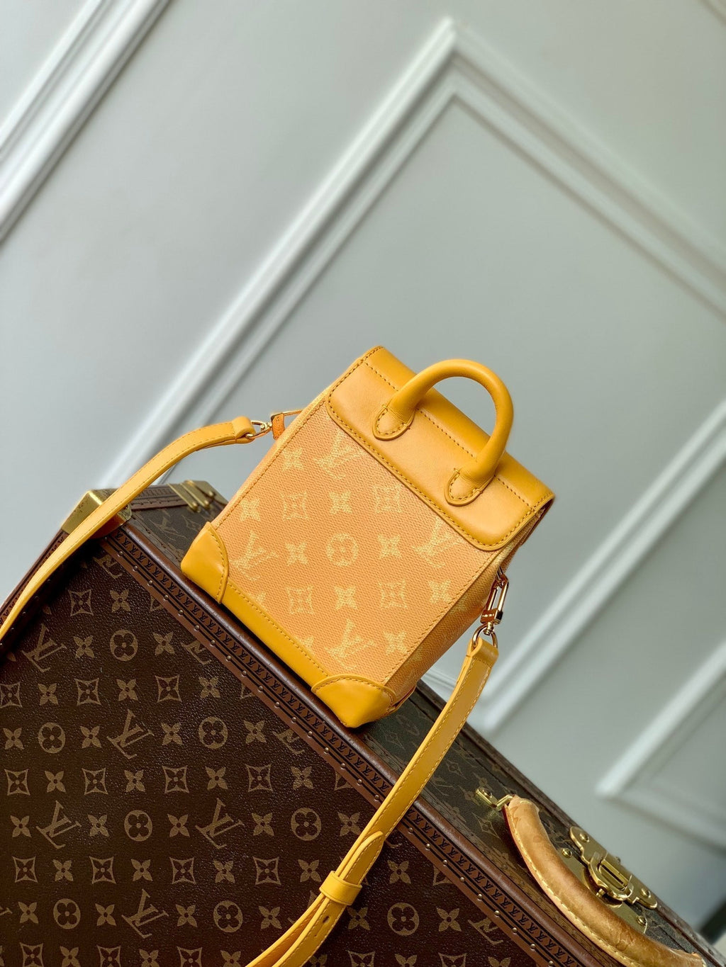 LOUIS VUITTON STEAMER 18 IN PEPPER ORANGE MONOGRAM HERITAGE CANVAS GOLD HARDWARE