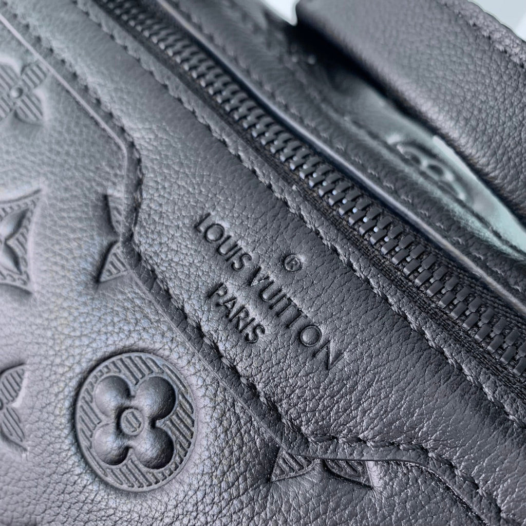 LOUIS VUITTON GETAWAY BACKPACK 50 IN BLACK MONOGRAM ECLIPSE CANVAS AND CALFSKIN EMBOSSED LOGO