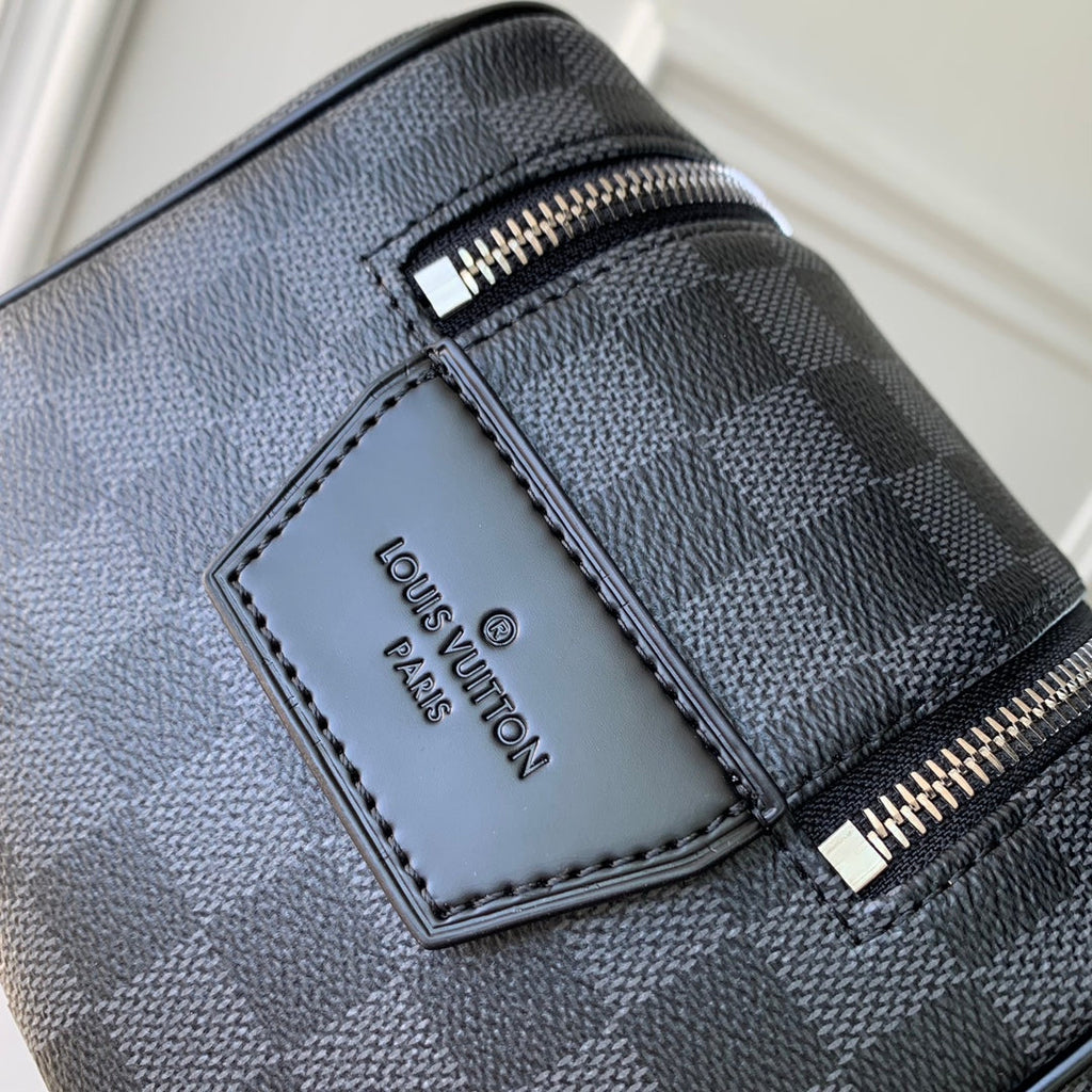 LOUIS VUITTON DOPP KIT 28 IN BLACK DAMIER GRAPHITE CANVAS