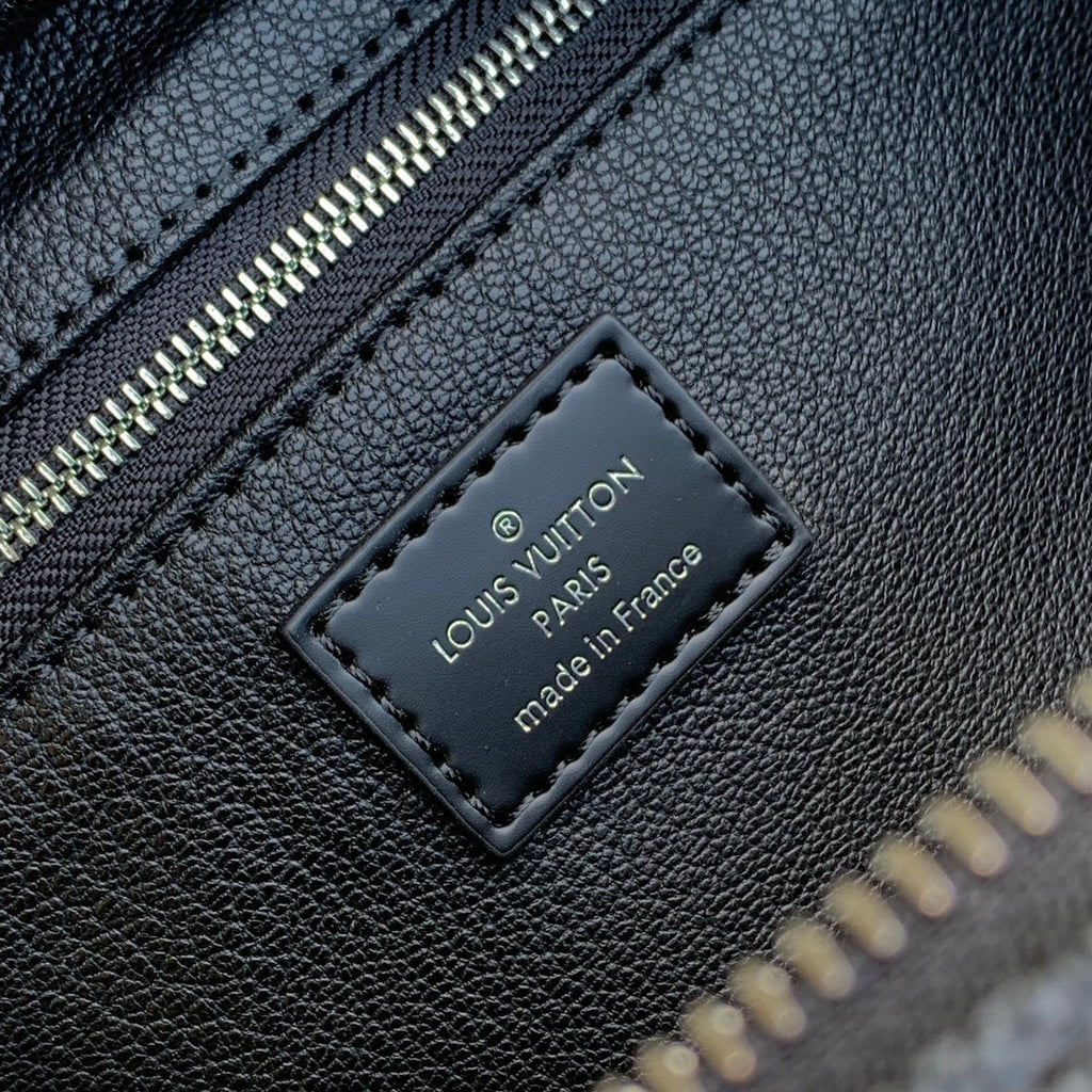 LOUIS VUITTON DOPP KIT 28 IN BLACK DAMIER GRAPHITE CANVAS