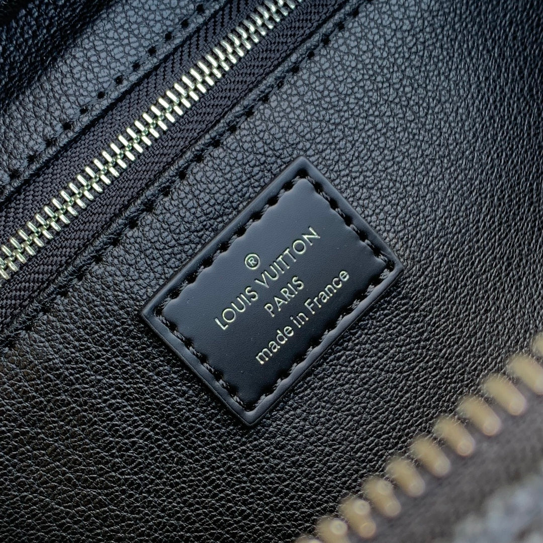 LOUIS VUITTON DOPP KIT 28 IN BLACK DAMIER GRAPHITE CANVAS