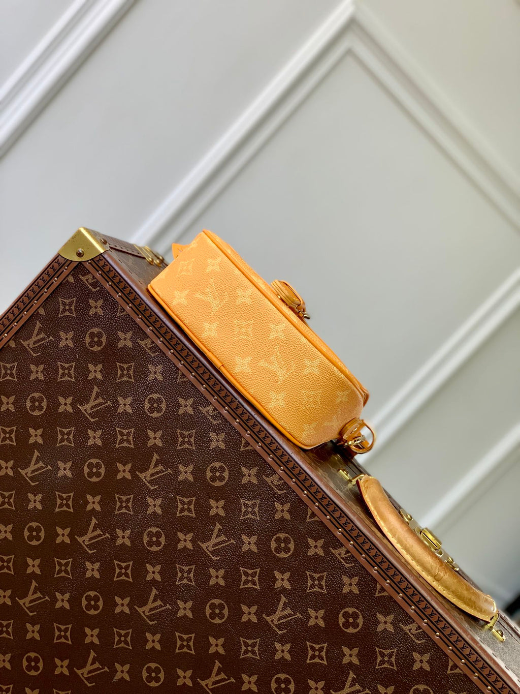 LOUIS VUITTON MONTSOURIS MESSENGER PM 20 IN PEPPER ORANGE MONOGRAM HERITAGE CANVAS