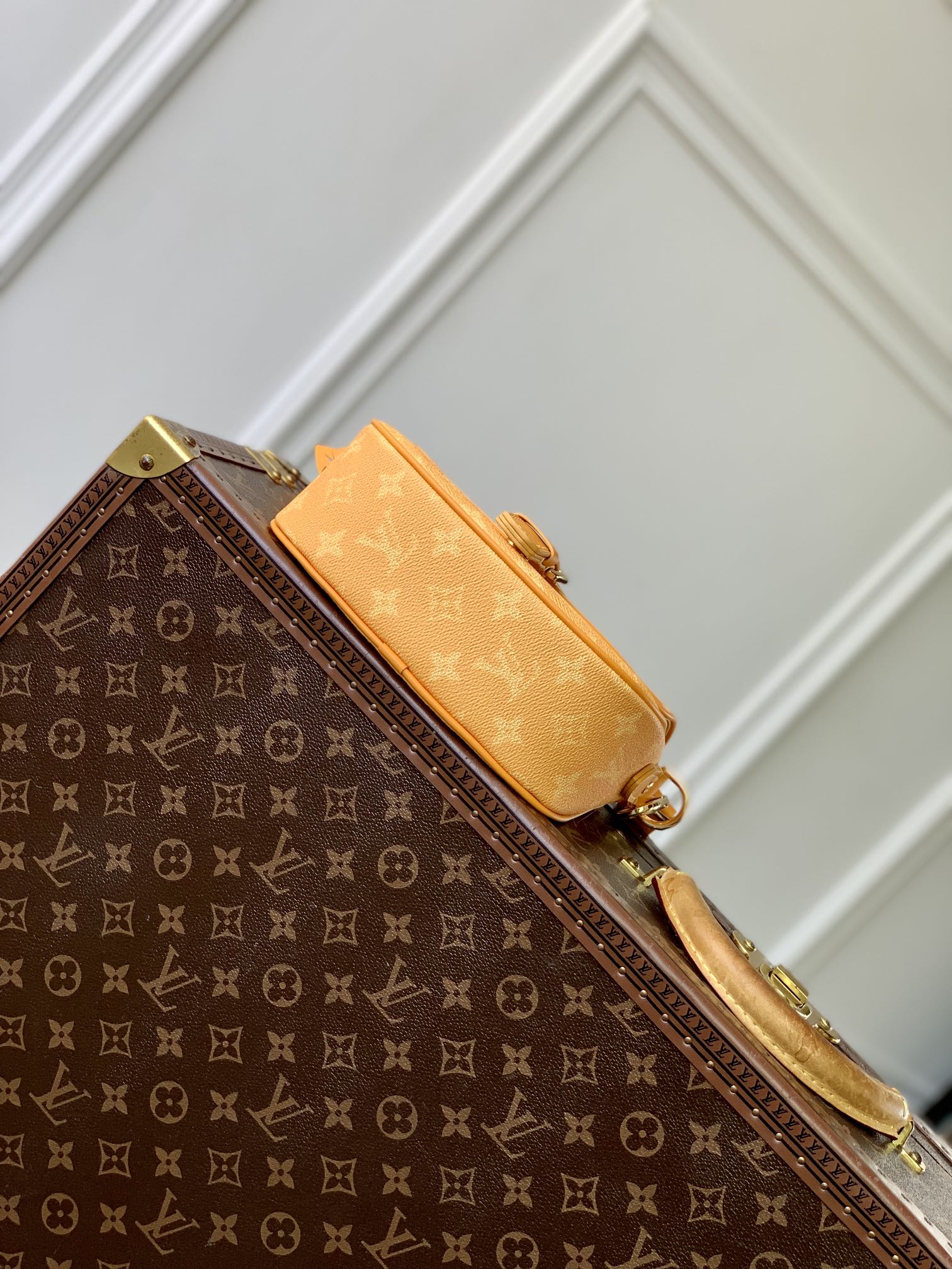 LOUIS VUITTON MONTSOURIS MESSENGER PM 20 IN PEPPER ORANGE MONOGRAM HERITAGE CANVAS