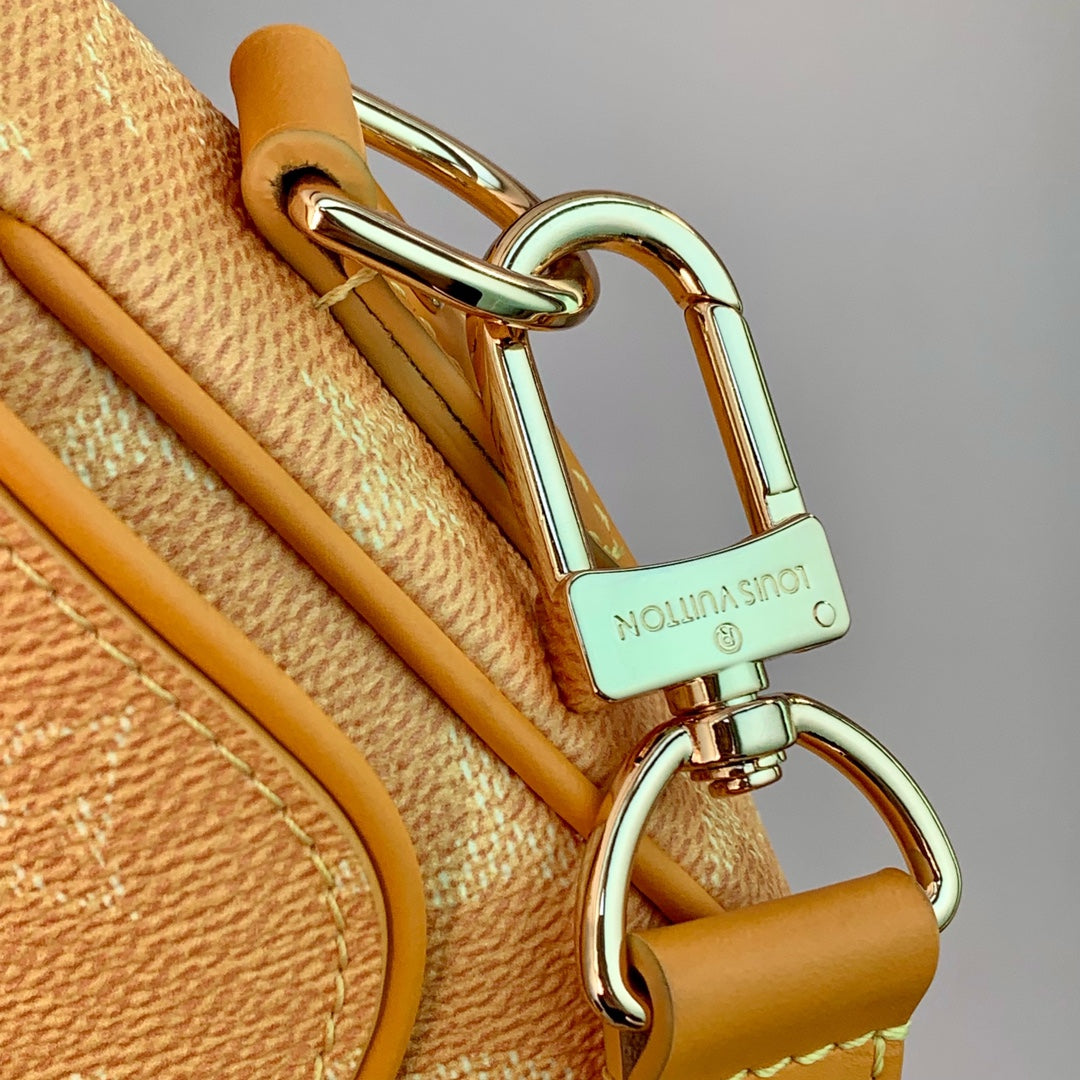 LOUIS VUITTON MONTSOURIS MESSENGER PM 20 IN PEPPER ORANGE MONOGRAM HERITAGE CANVAS