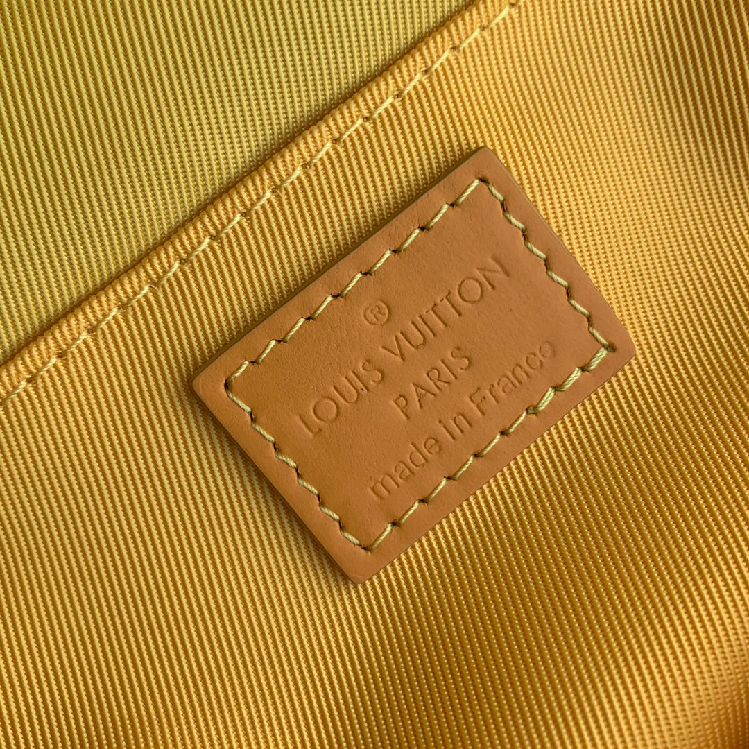 LOUIS VUITTON MONTSOURIS MESSENGER PM 20 IN PEPPER ORANGE MONOGRAM HERITAGE CANVAS
