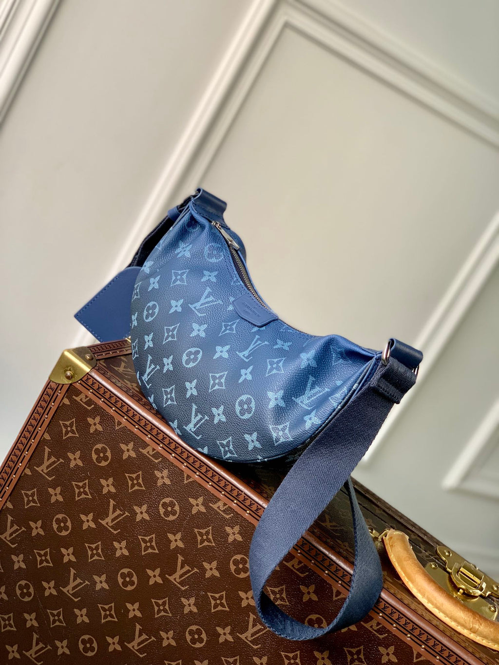 LOUIS VUITTON HAMAC BAG 28 IN BLUE MONOGRAM GRADIENT CANVAS