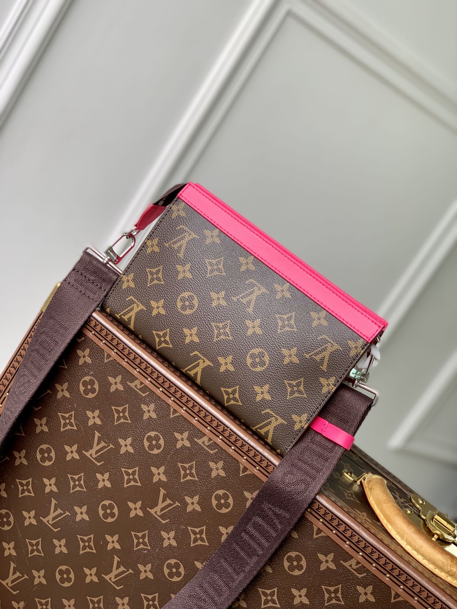 LOUIS VUITTON GASTON WEARABLE WALLET 18 IN BROWN MONOGRAM CANVAS MIX PINK CALFSKIN