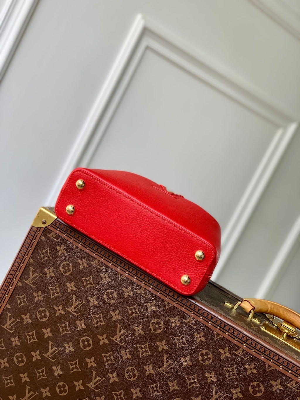 LOUIS VUITTON CAPUCINES MINI 23 IN RED TAURILLON GOLD HARDWARE
