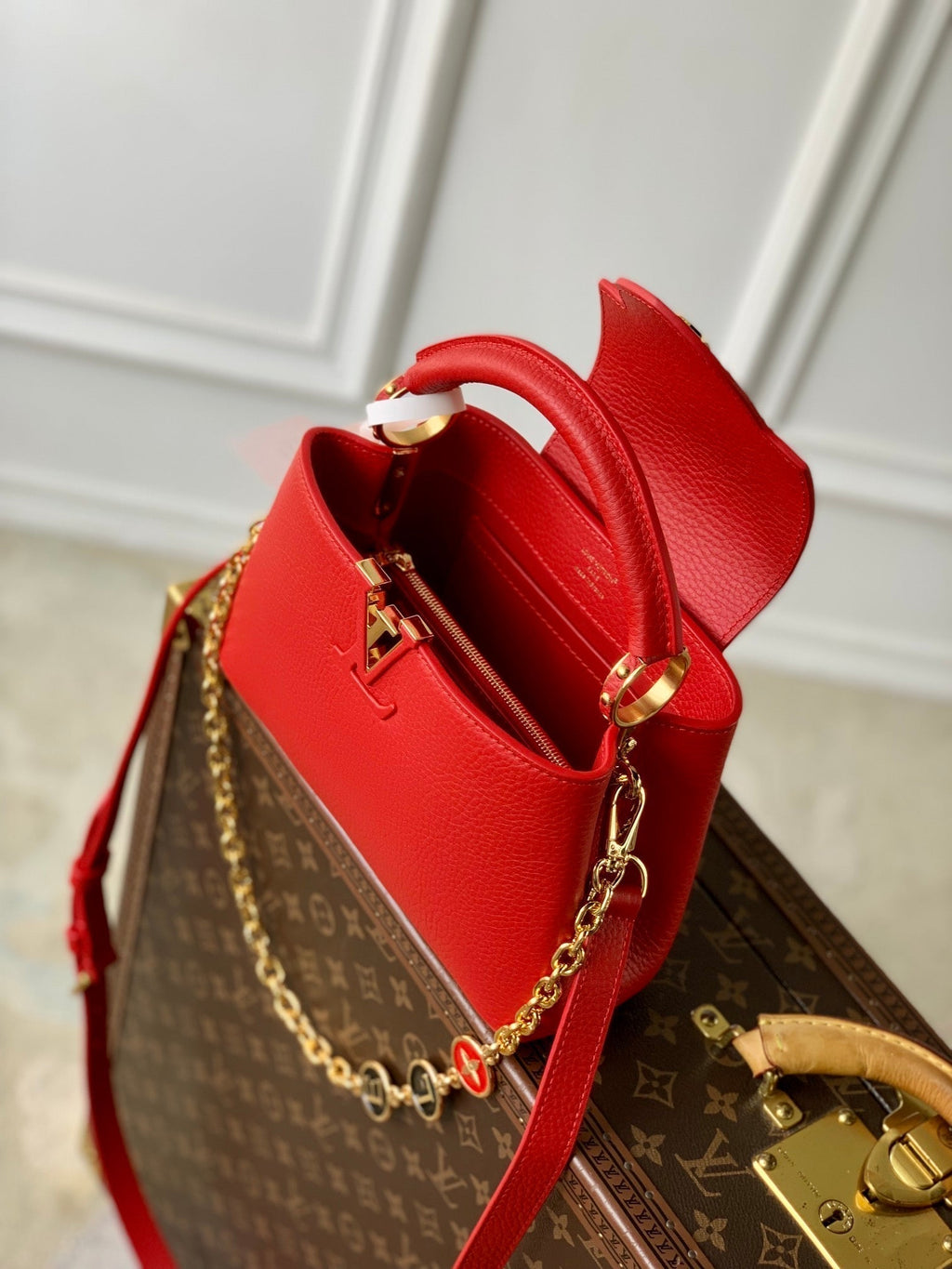 LOUIS VUITTON CAPUCINES MINI 23 IN RED TAURILLON GOLD HARDWARE
