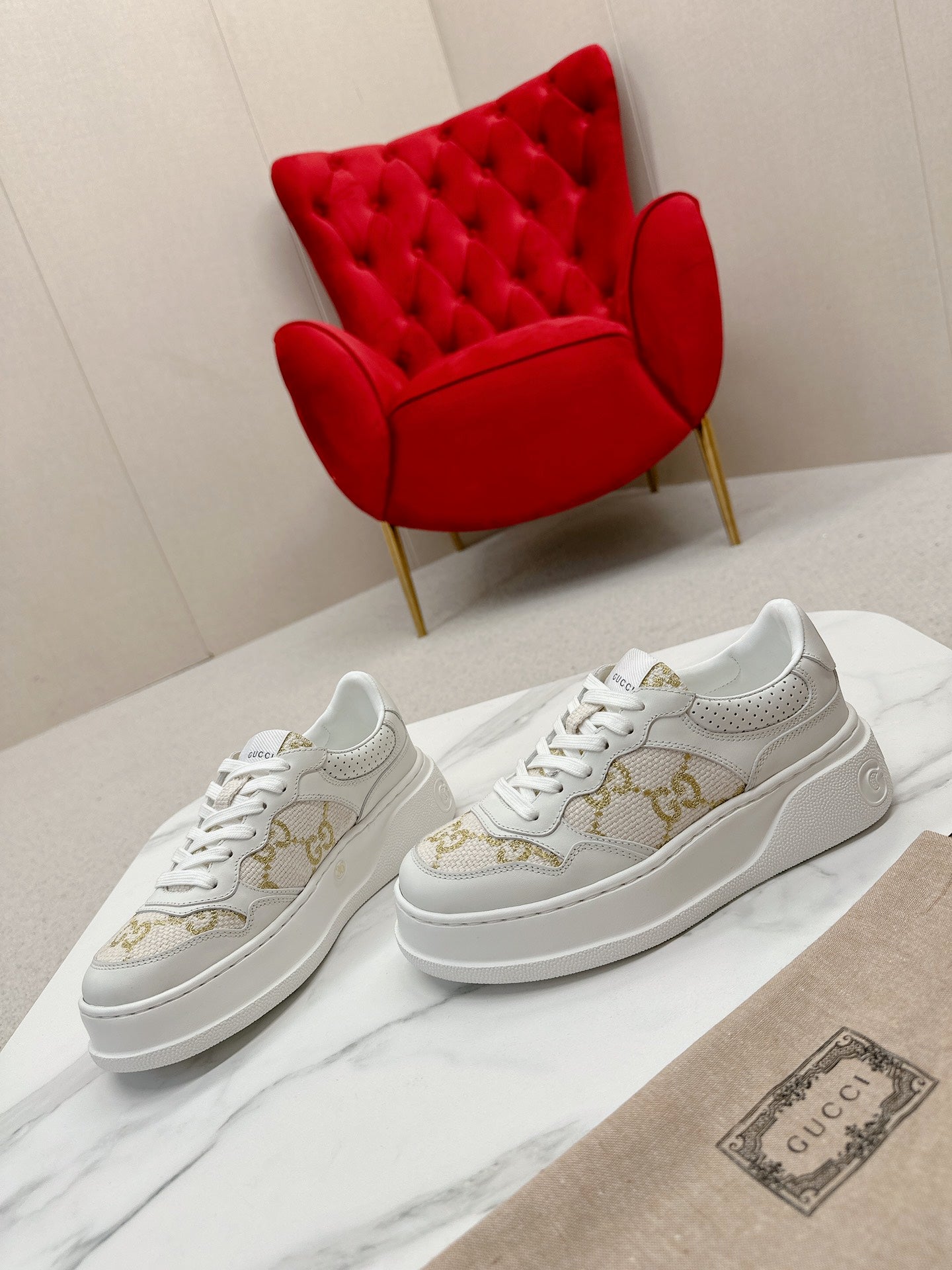 GUCCI TRAINER WHITE CALFSKIN WITH PATTERN