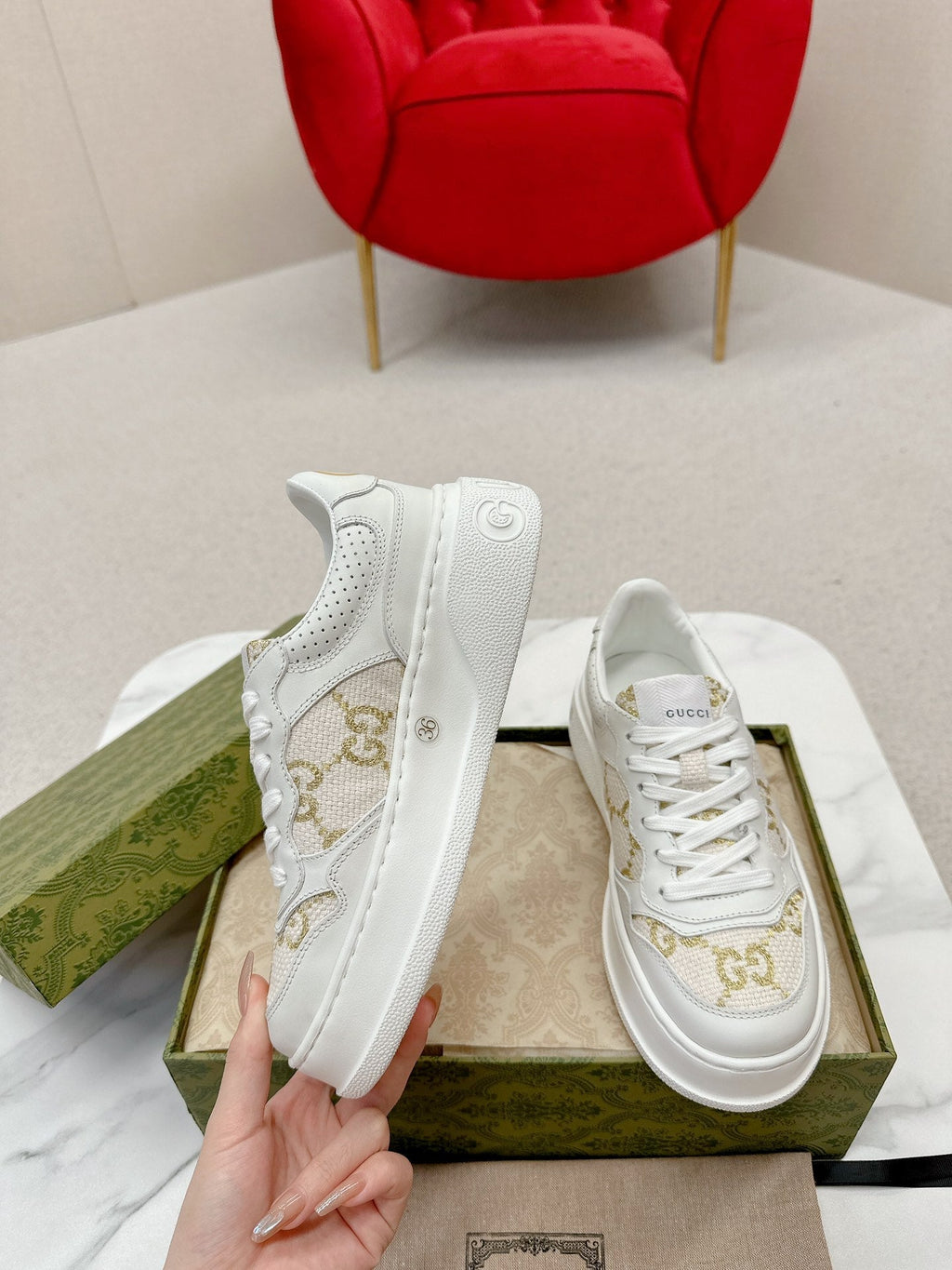 GUCCI TRAINER WHITE CALFSKIN WITH PATTERN