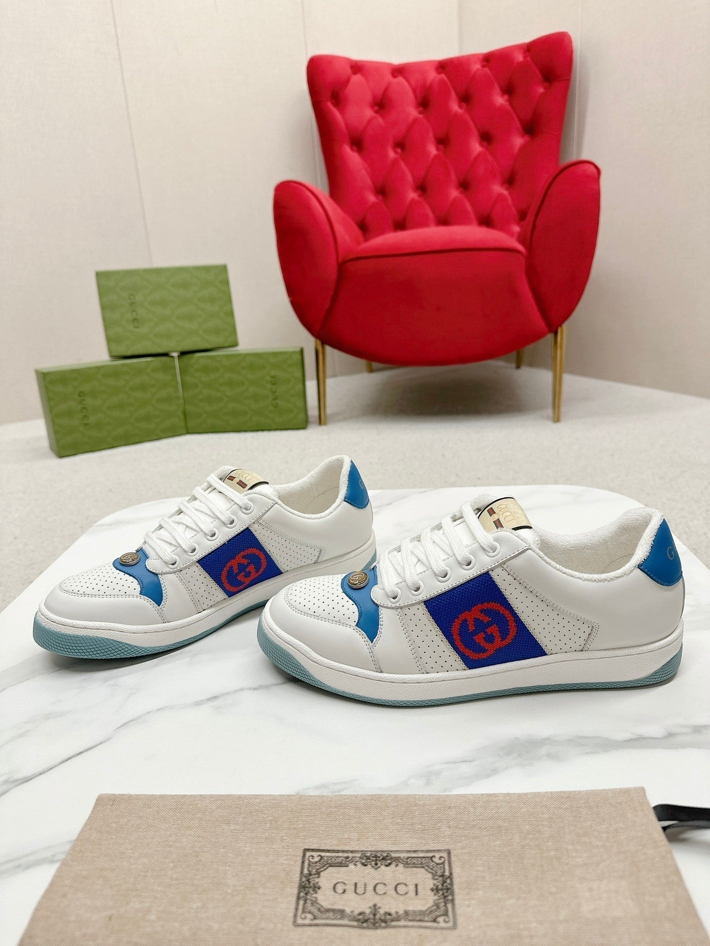 GUCCI WOMEN'S SCREENER TRAINER WHITE AND BLUE CALFSKIN