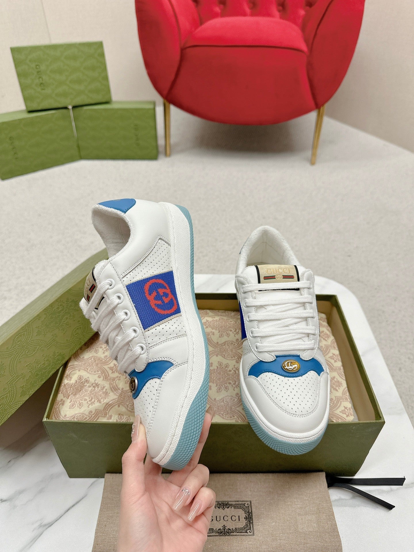 GUCCI WOMEN'S SCREENER TRAINER WHITE AND BLUE CALFSKIN