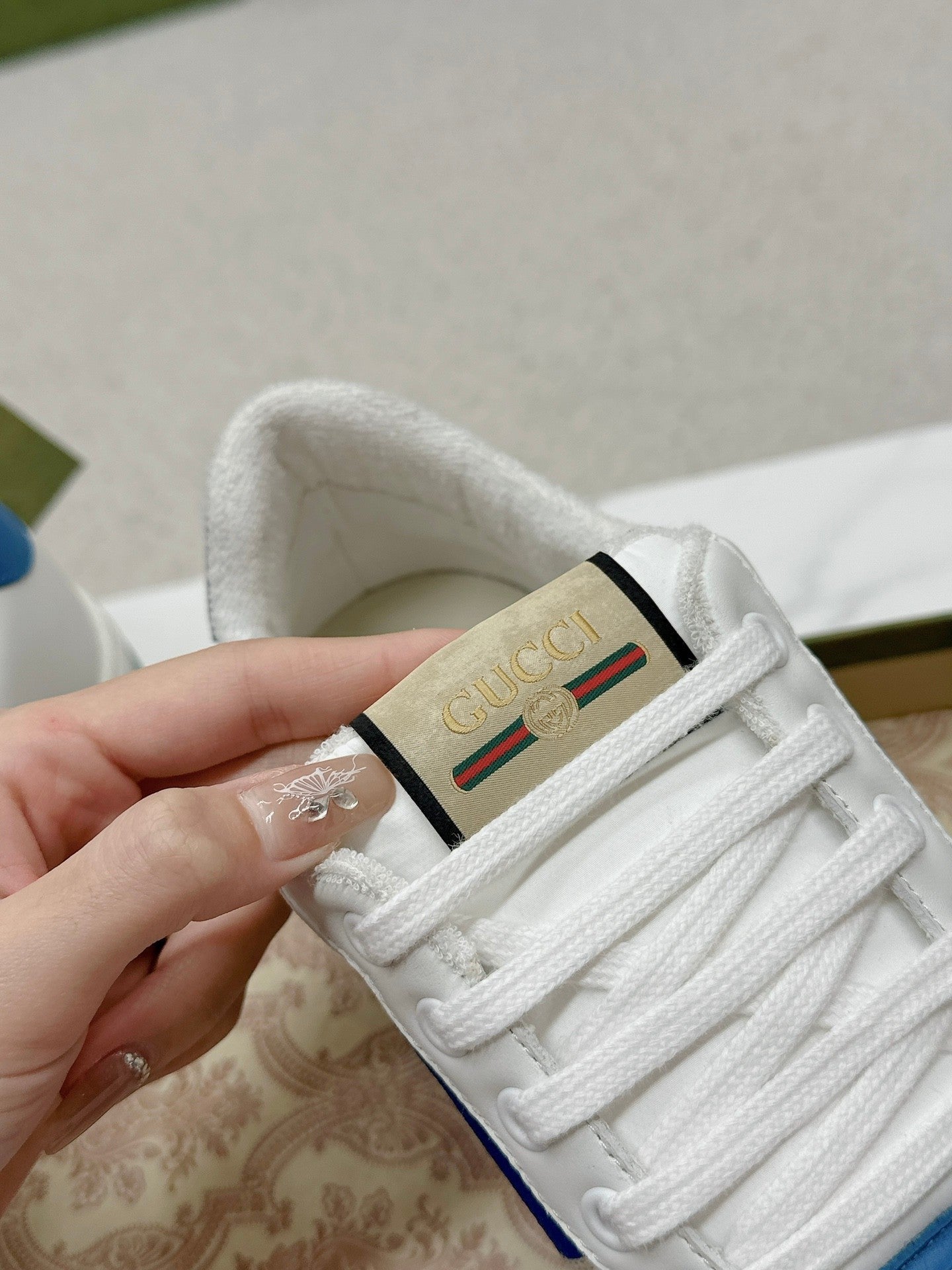 GUCCI WOMEN'S SCREENER TRAINER WHITE AND BLUE CALFSKIN