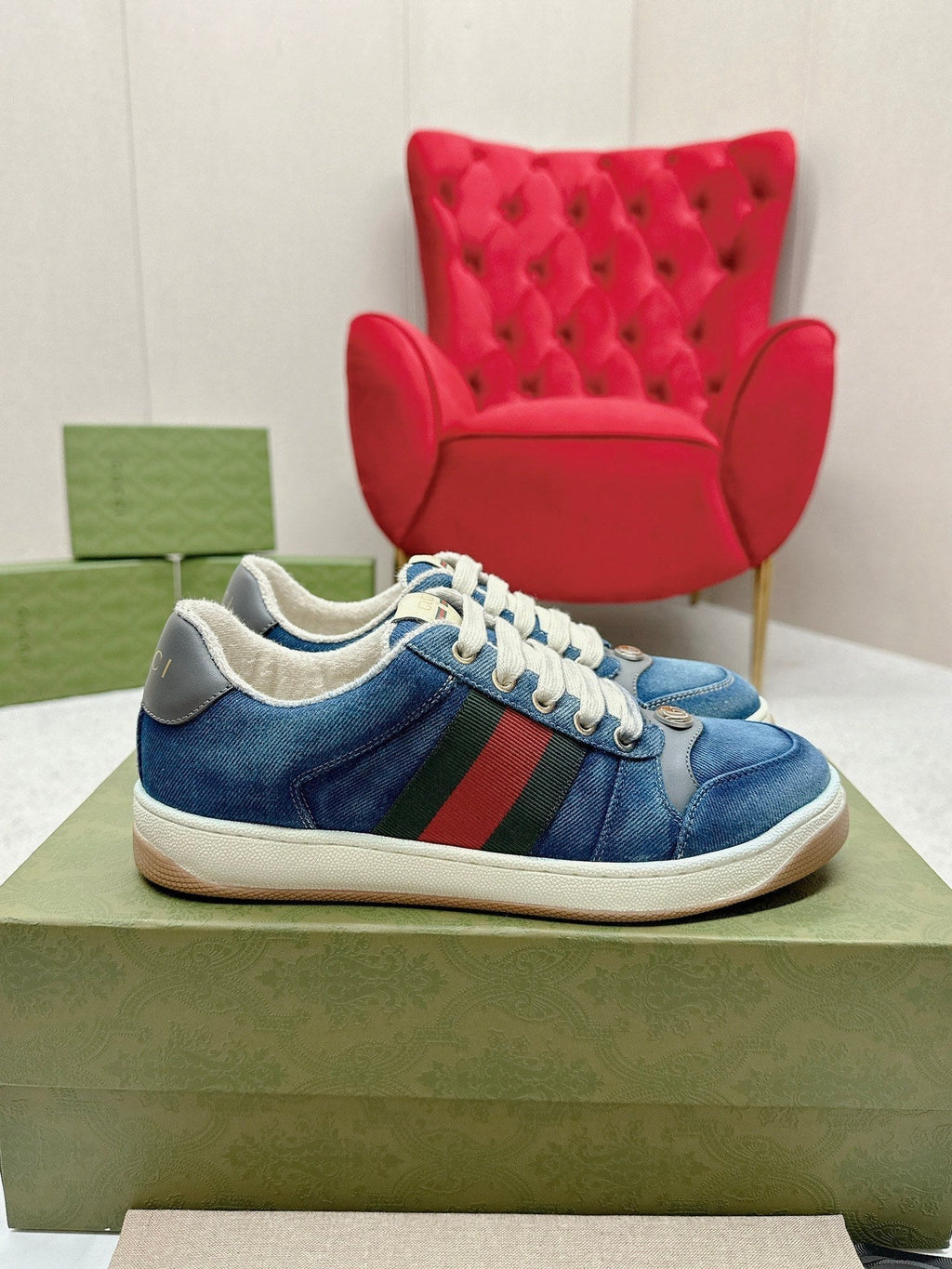 GUCCI WOMEN'S SCREENER TRAINER AEGEAN CALFSKIN
