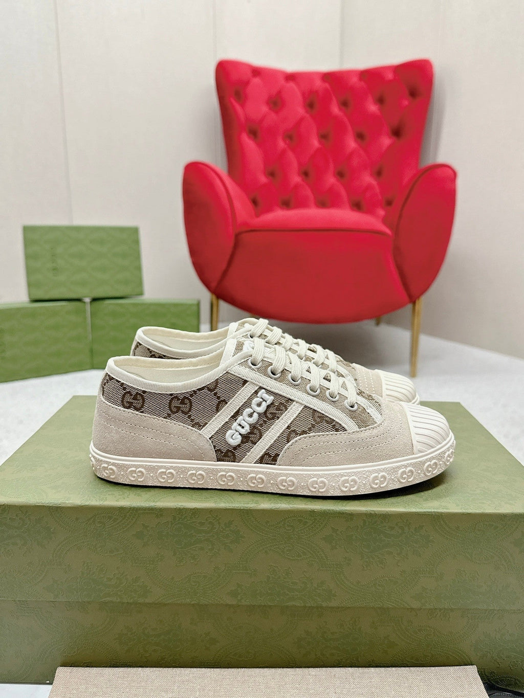 GUCCI TRAINER SCALLOPED TOE LIGHT GRAY DENIM