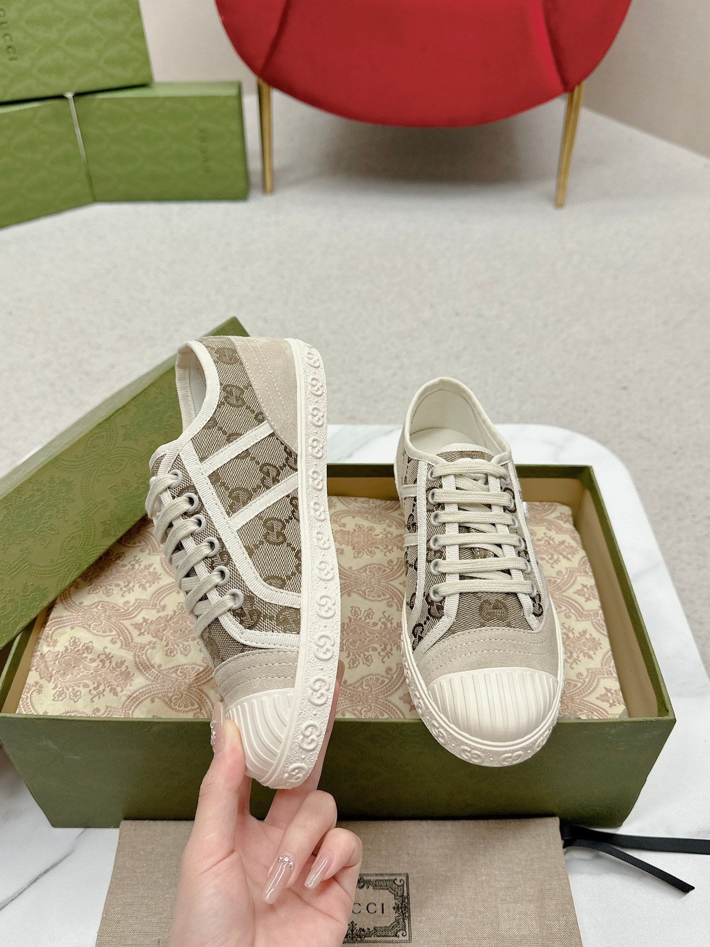 GUCCI TRAINER SCALLOPED TOE LIGHT GRAY DENIM