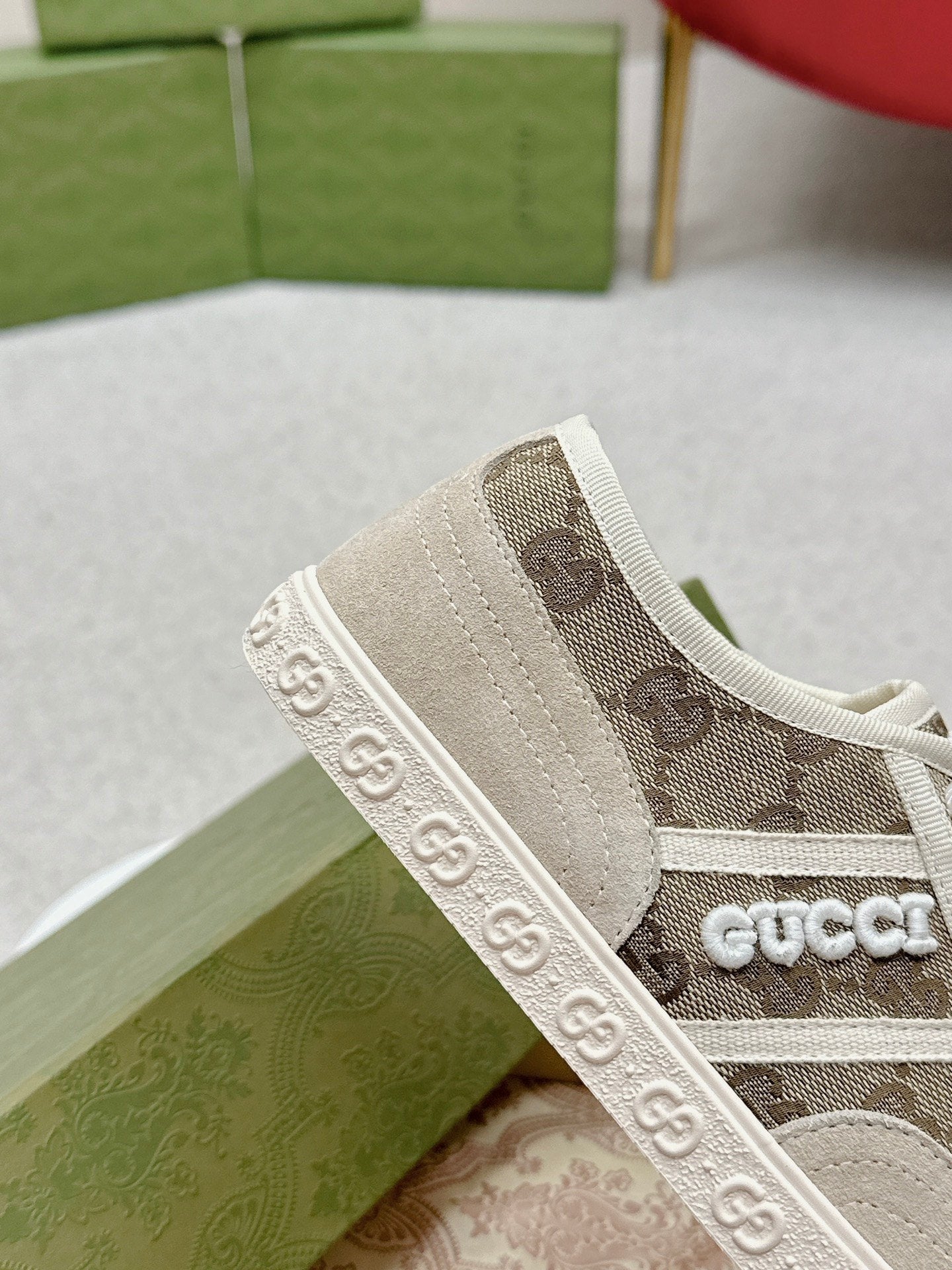 GUCCI TRAINER SCALLOPED TOE LIGHT GRAY DENIM