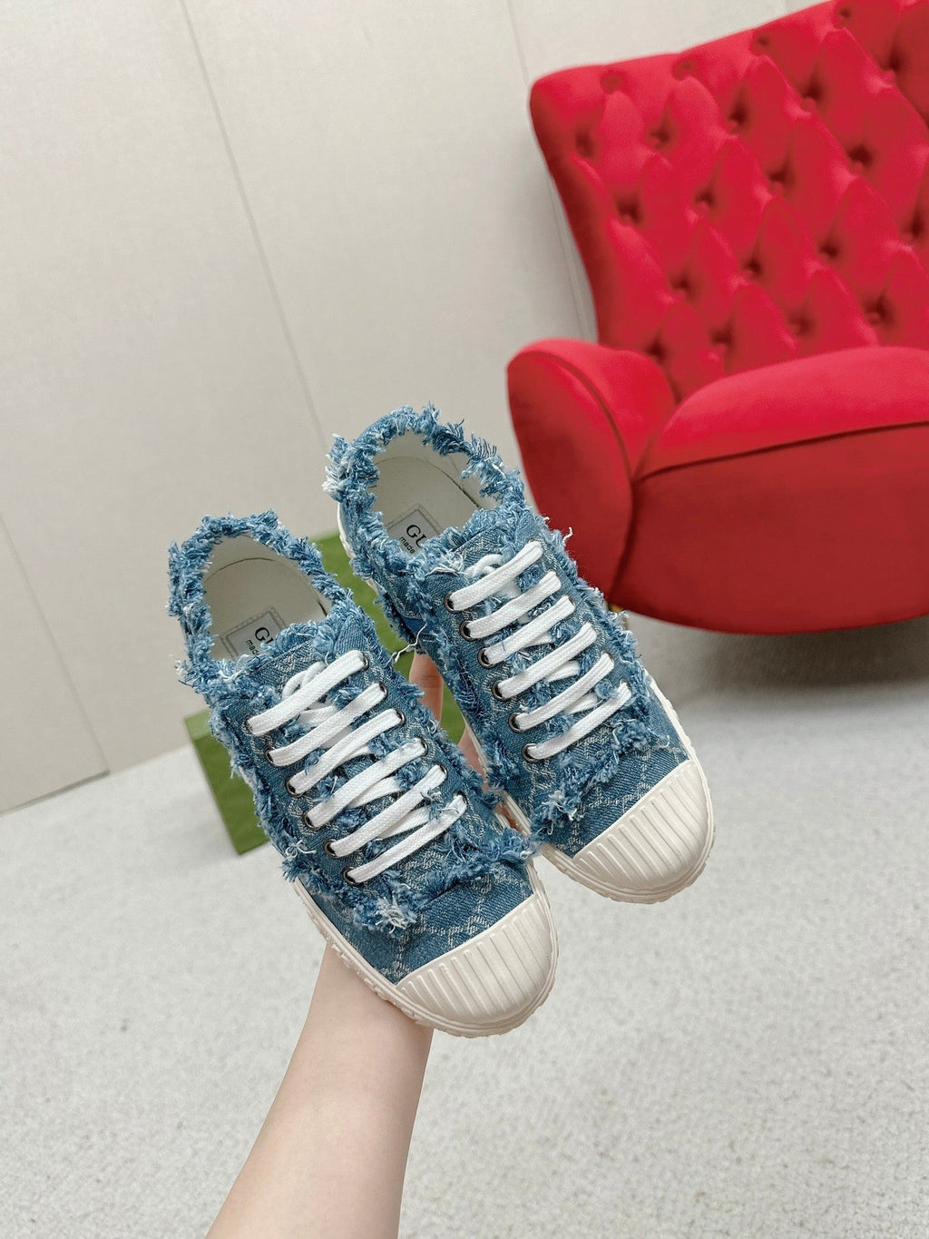 GUCCI TRAINER SCALLOPED TOE BLUE DENIM