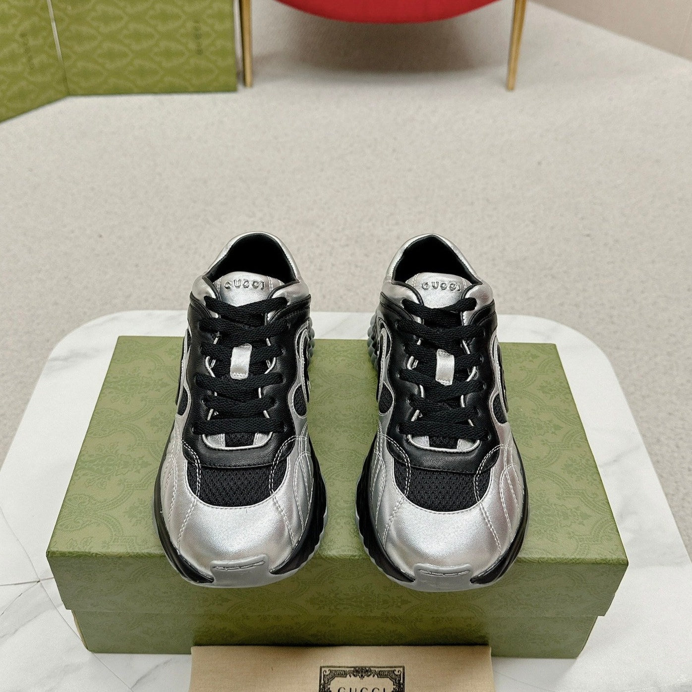 GUCCI RIPPLE TRAINER LIGHT SILVER AND BLACK LAMBSKIN