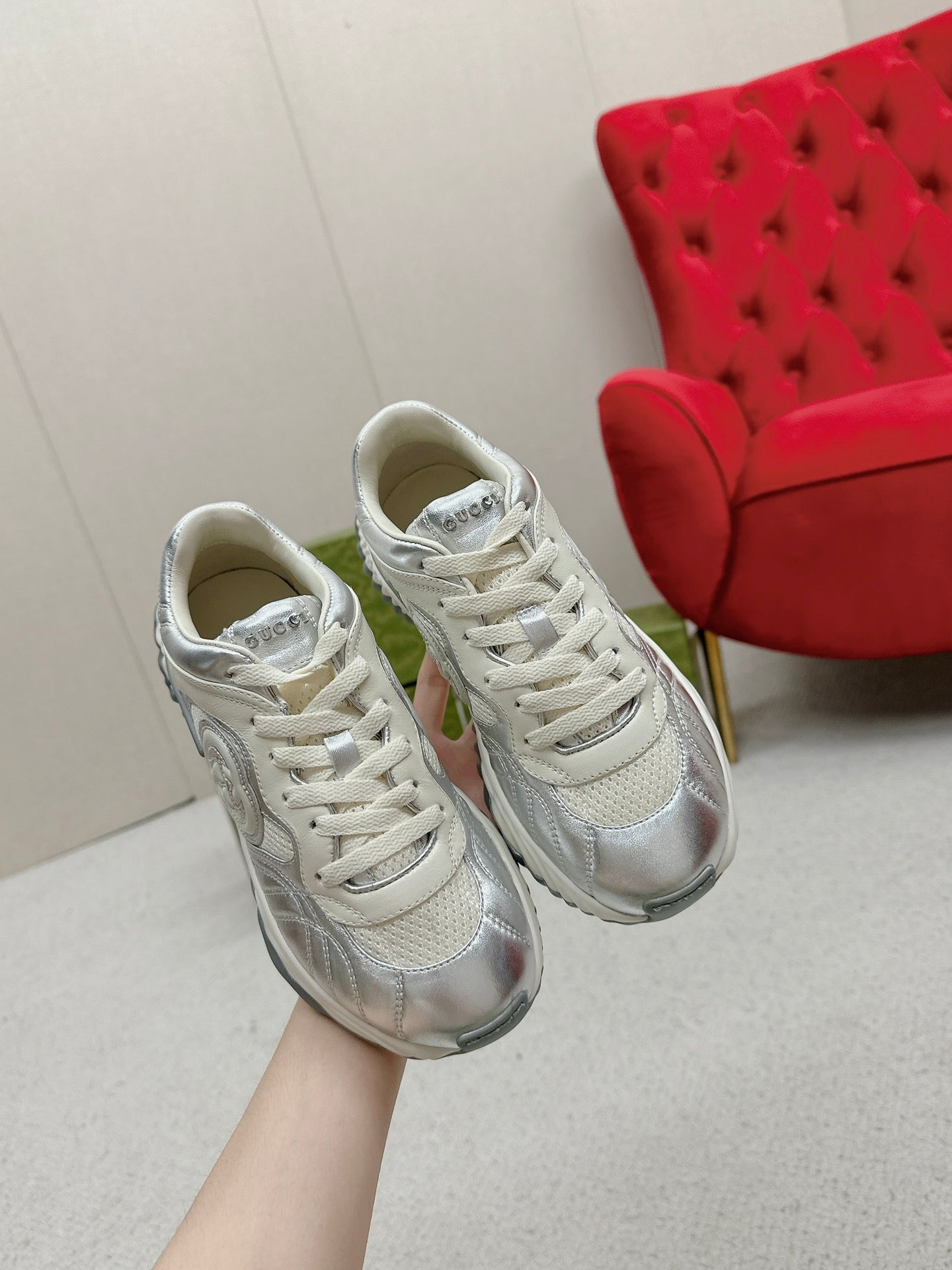 GUCCI RIPPLE TRAINER LIGHT SILVER LAMBSKIN