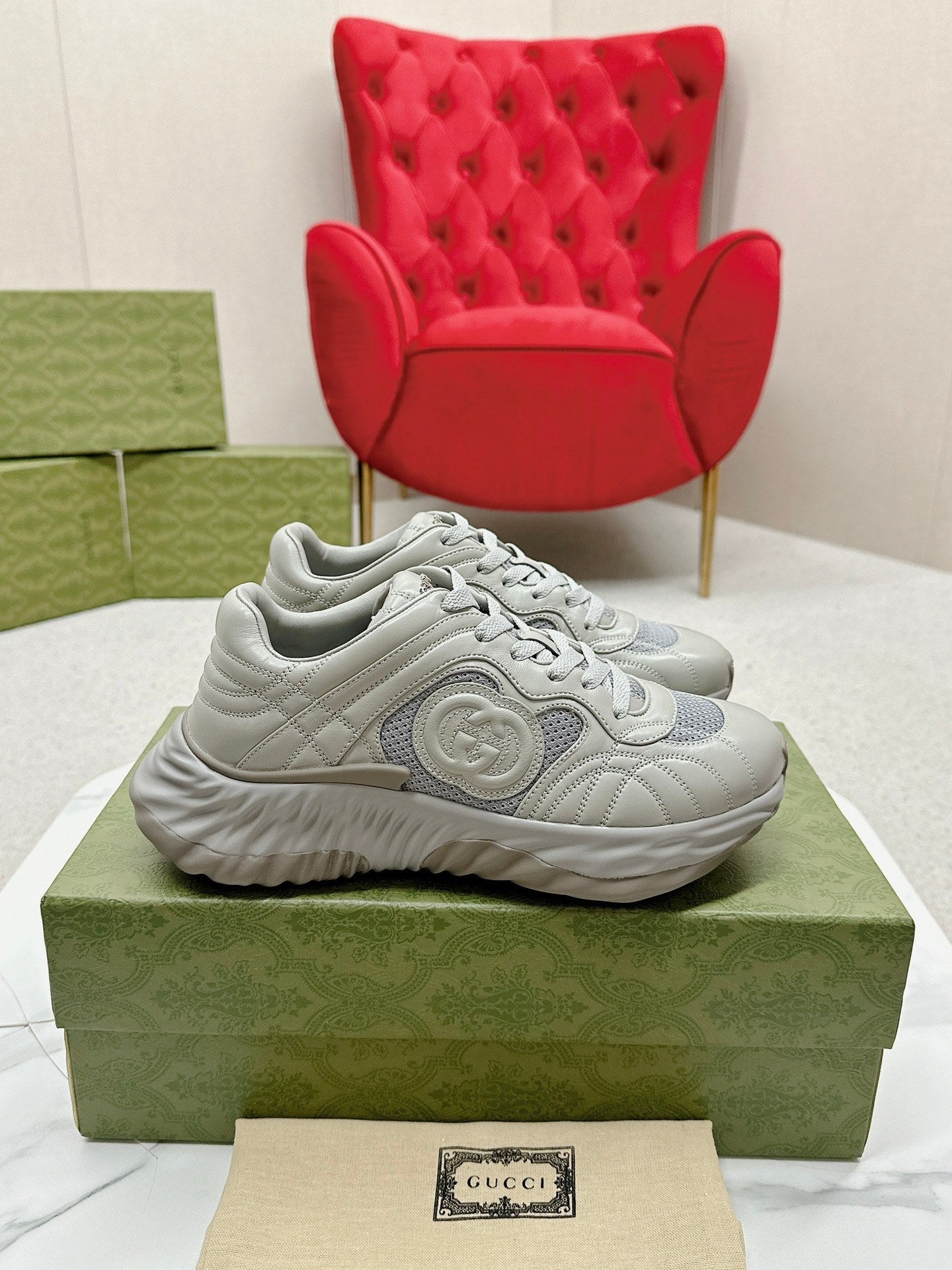 GUCCI RIPPLE TRAINER LIGHT GRAY LAMBSKIN