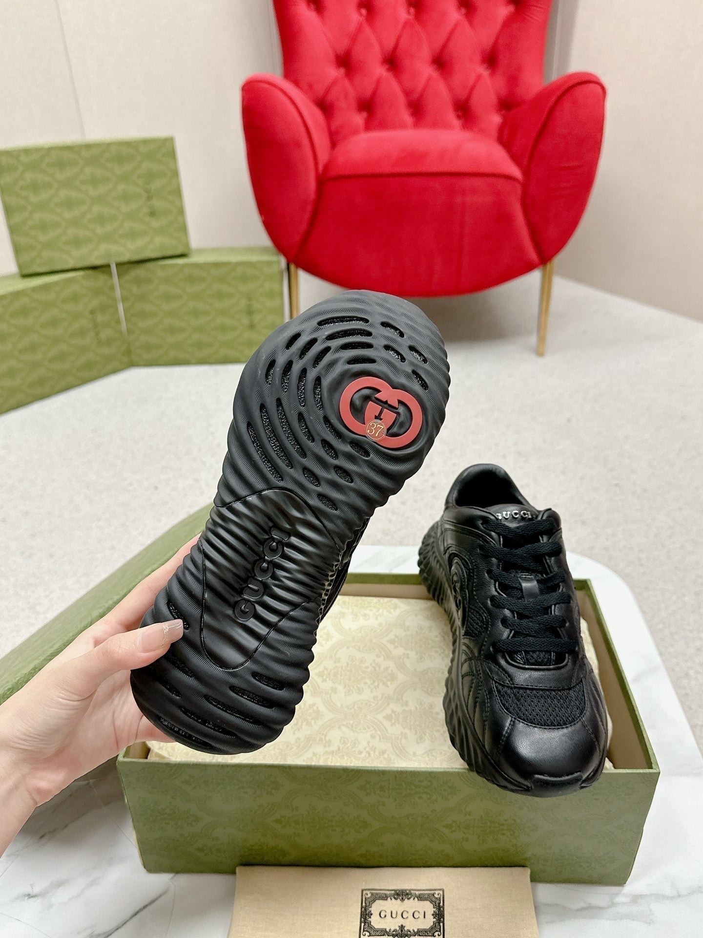 GUCCI RIPPLE TRAINER BLACK LAMBSKIN