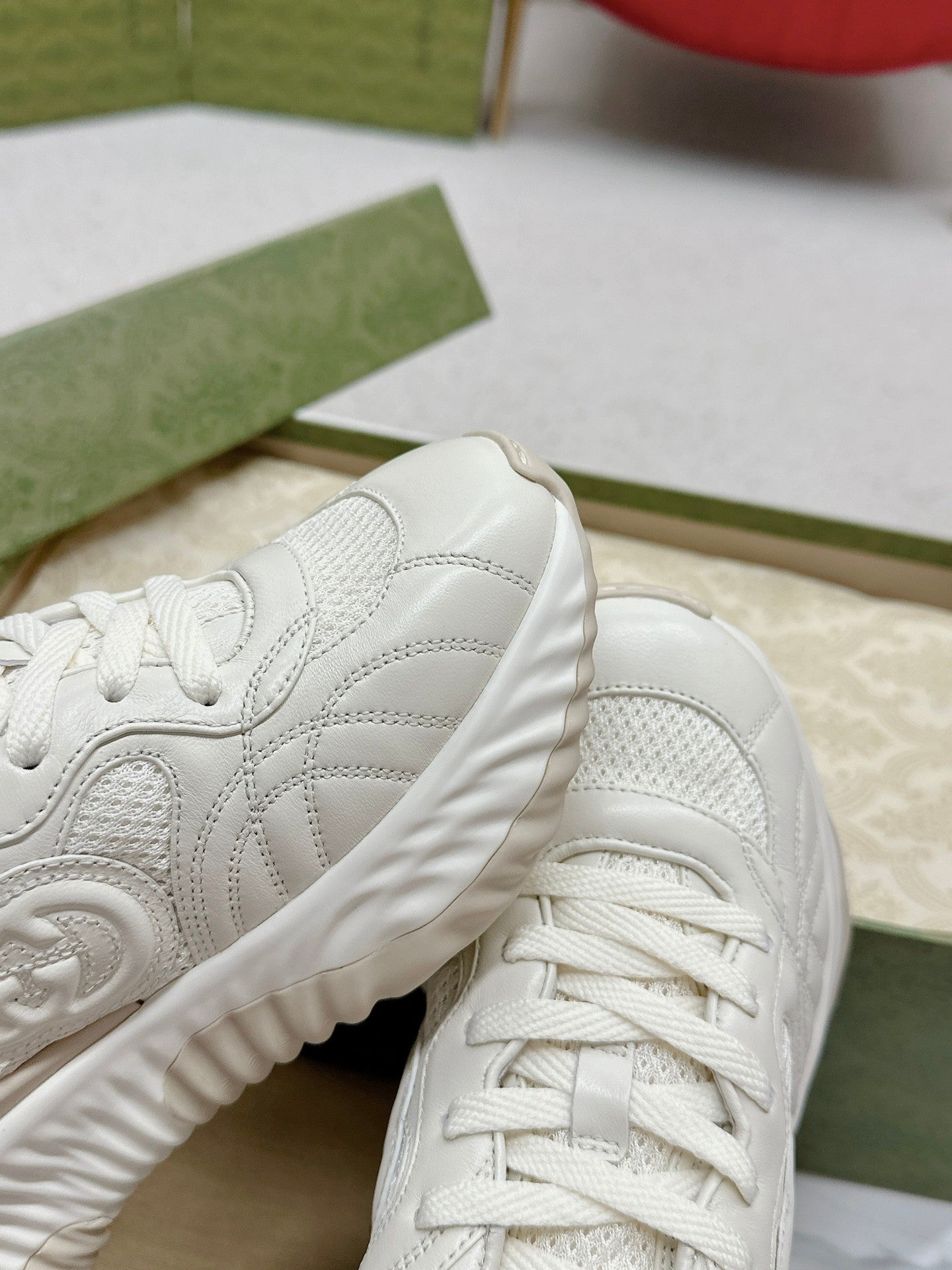 GUCCI RIPPLE TRAINER WHITE LAMBSKIN
