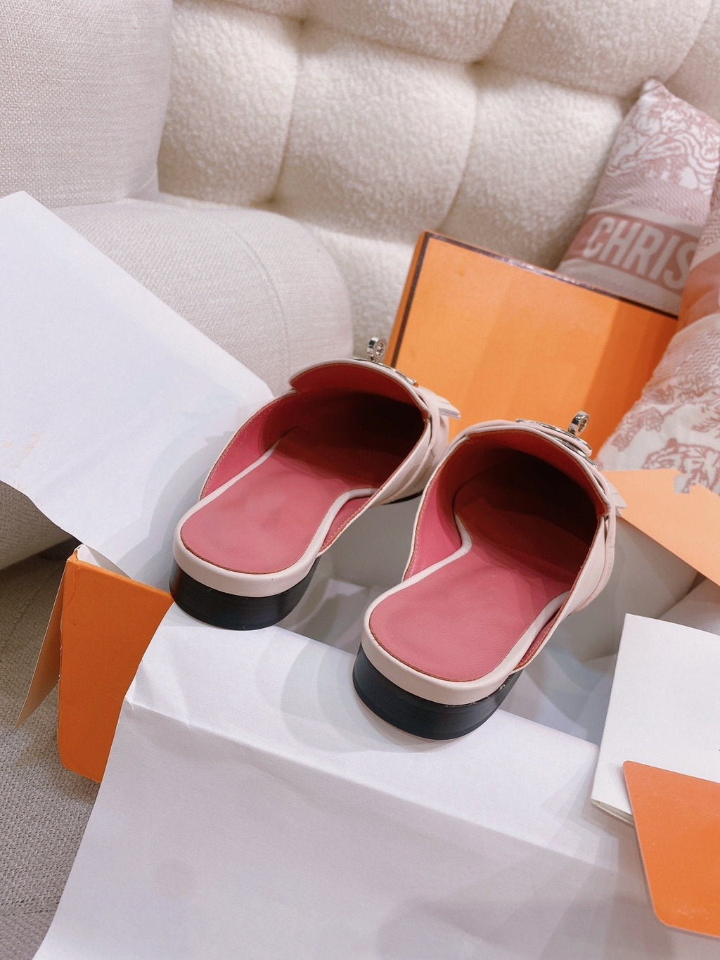HERMES 0Z Mule Fringed Light Pink