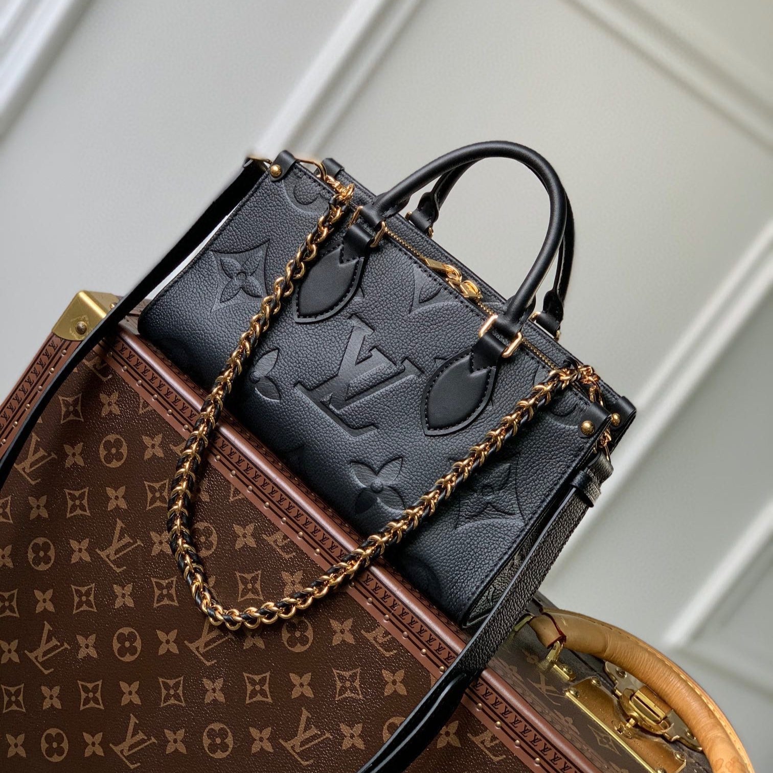 LOUIS VUITTON ONTHEGO EAST WEST BAG 25 IN BLACK MONOGRAM EMBOSSED COWHIDE