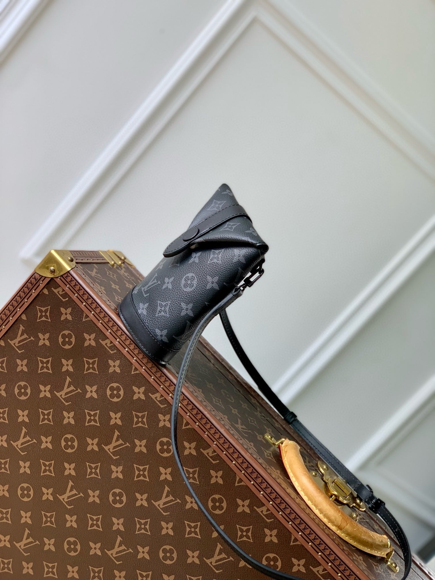 LOUIS VUITTON ENVELOPE POUCH 18 IN BLACK MONOGRAM ECLIPSE CANVAS