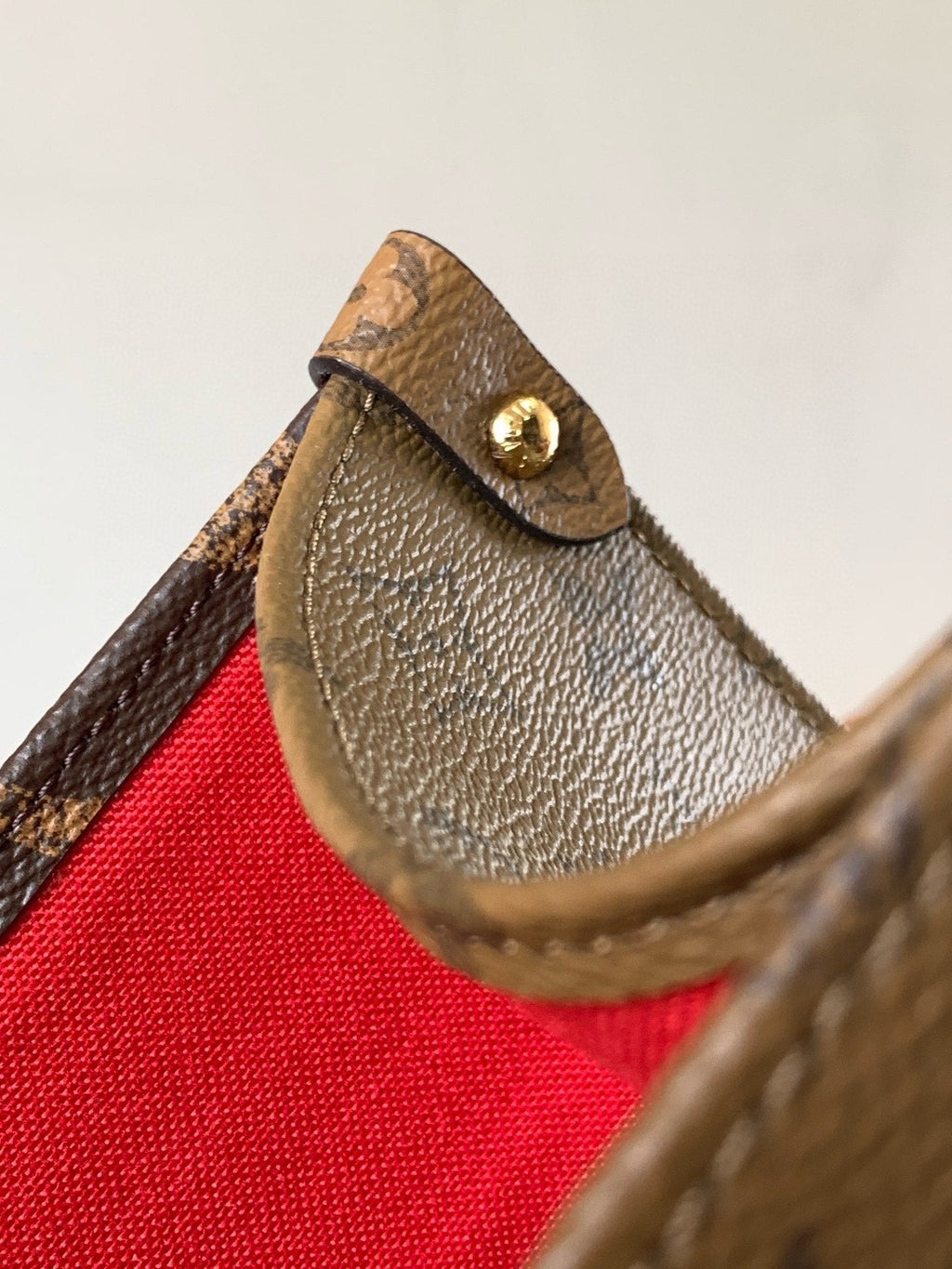 LOUIS VUITTON ONTHEGO MM 35CM MONOGRAM GIANT CANVAS