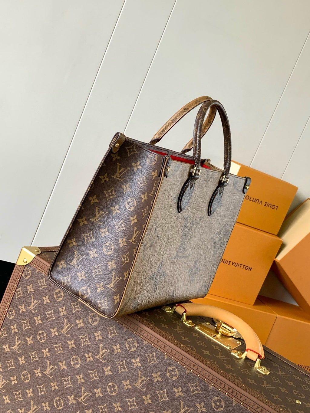 LOUIS VUITTON ONTHEGO MM 35CM MONOGRAM GIANT CANVAS