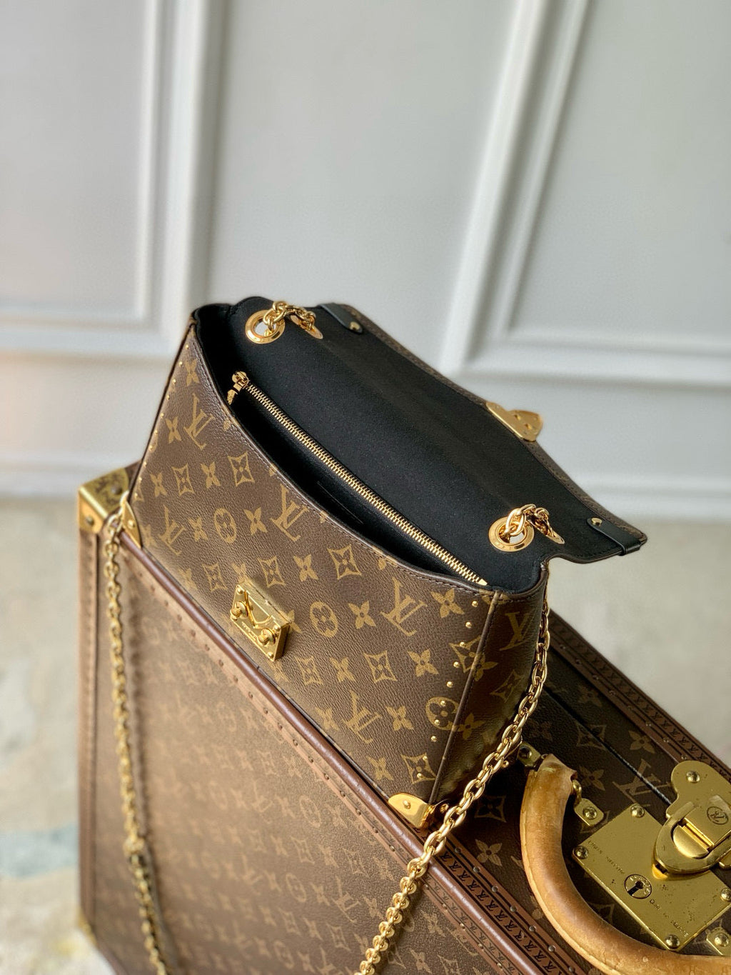 LOUIS VUITTON TRUNKIE 27 IN BROWN COATED CANVAS BLACK CALFSKIN SIGNATURE S-LOCK