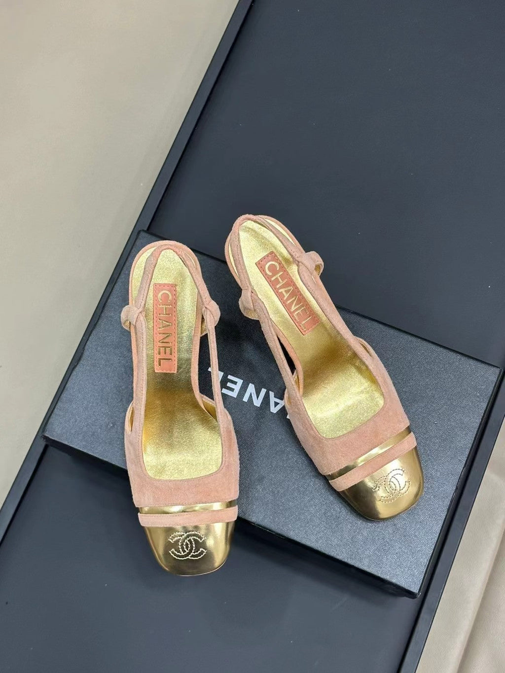 CHANEL HIGH SLINGBACKS IN LIGHT PINK SUEDE AND GOLDEN LAMBSKIN