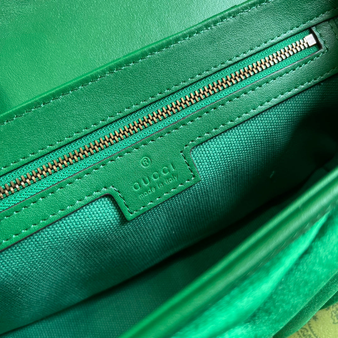 GUCCI MARMONT MEDIUM 26 BAG IN COOL GREEN VELVET